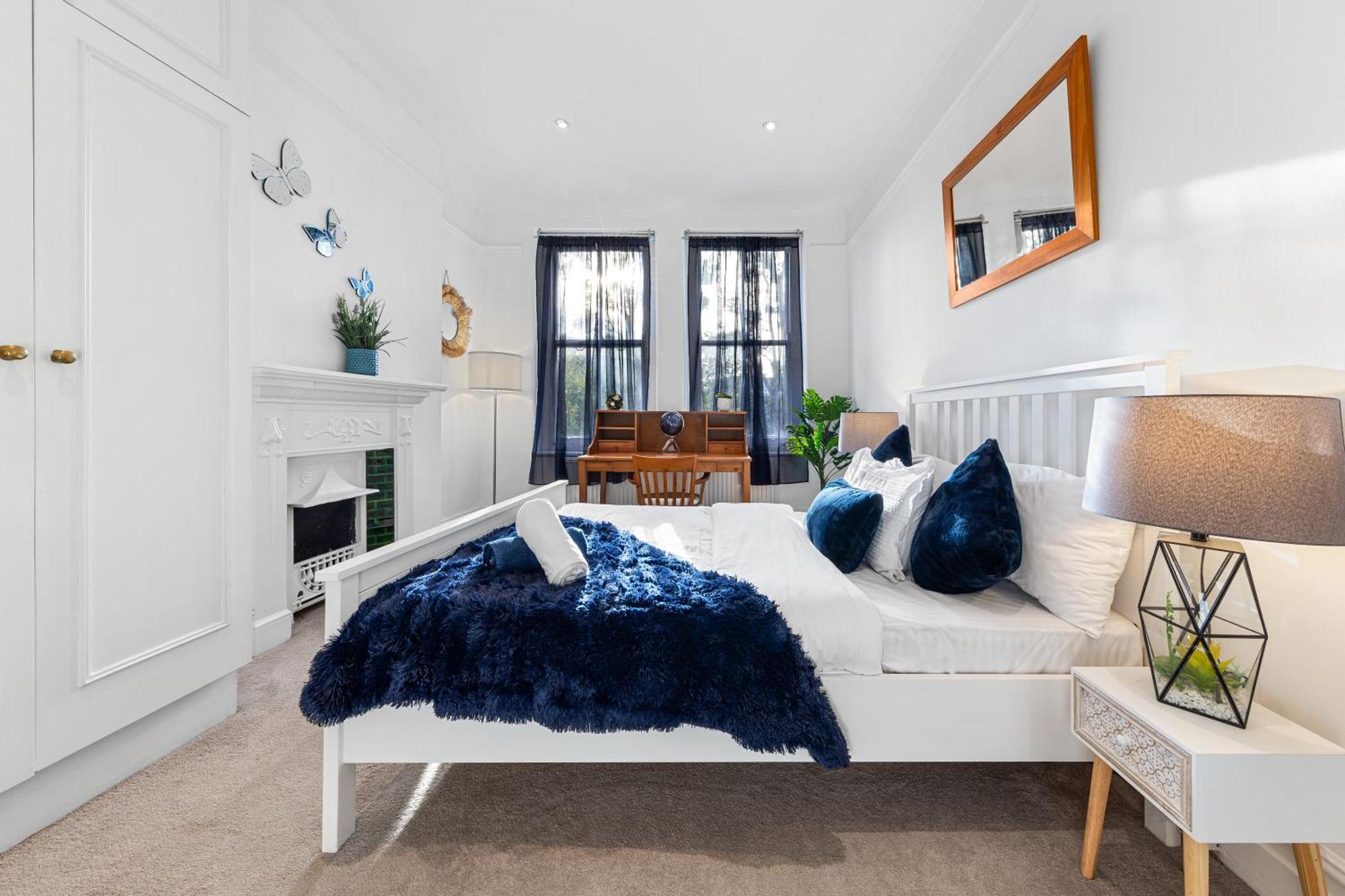 3 Bedroom Sloane Square Kings Road Chelsea Bm1 Apartment *