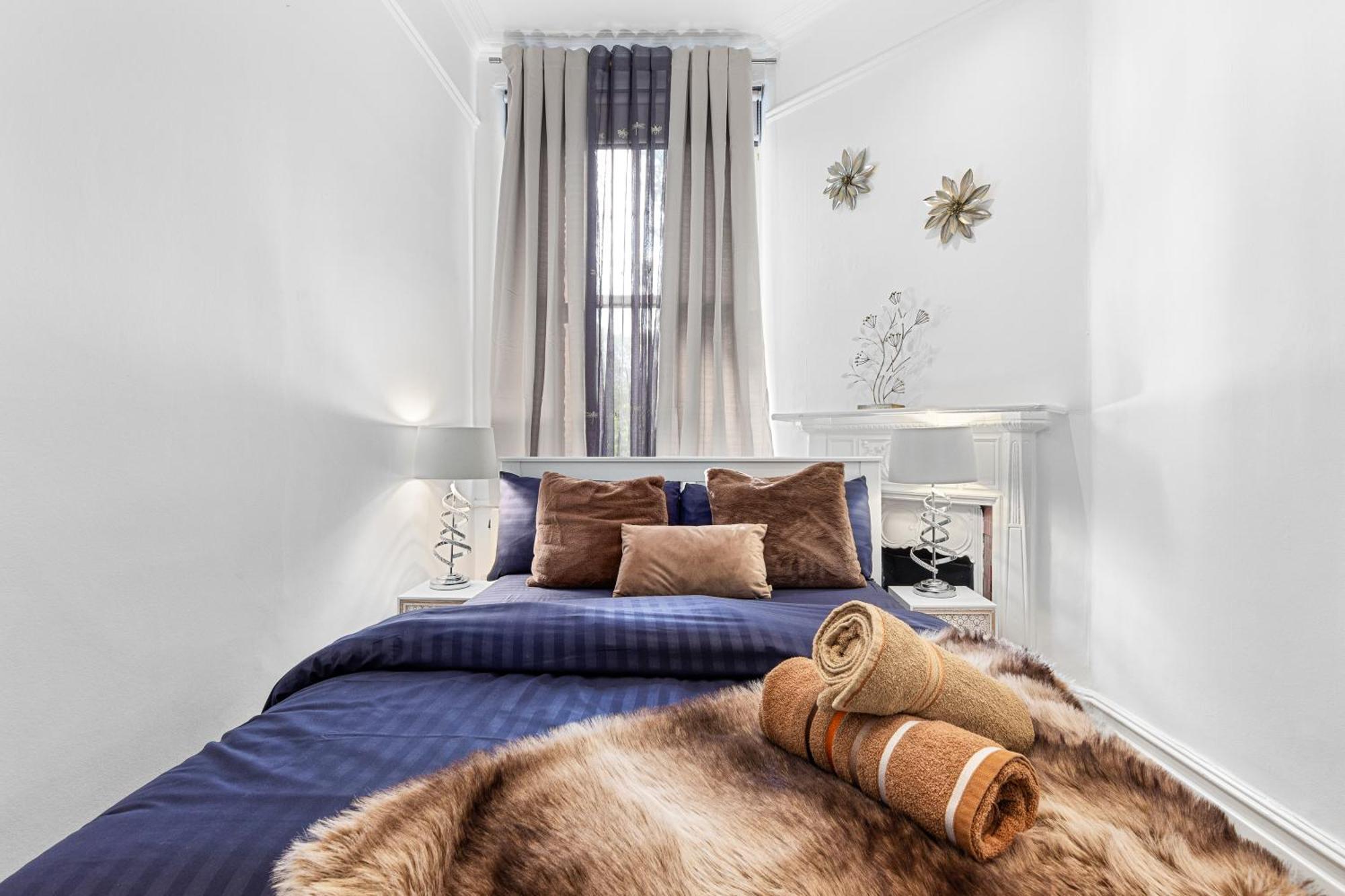 Apartment 3 Bedroom Sloane Square Kings Road Chelsea Bm1 *