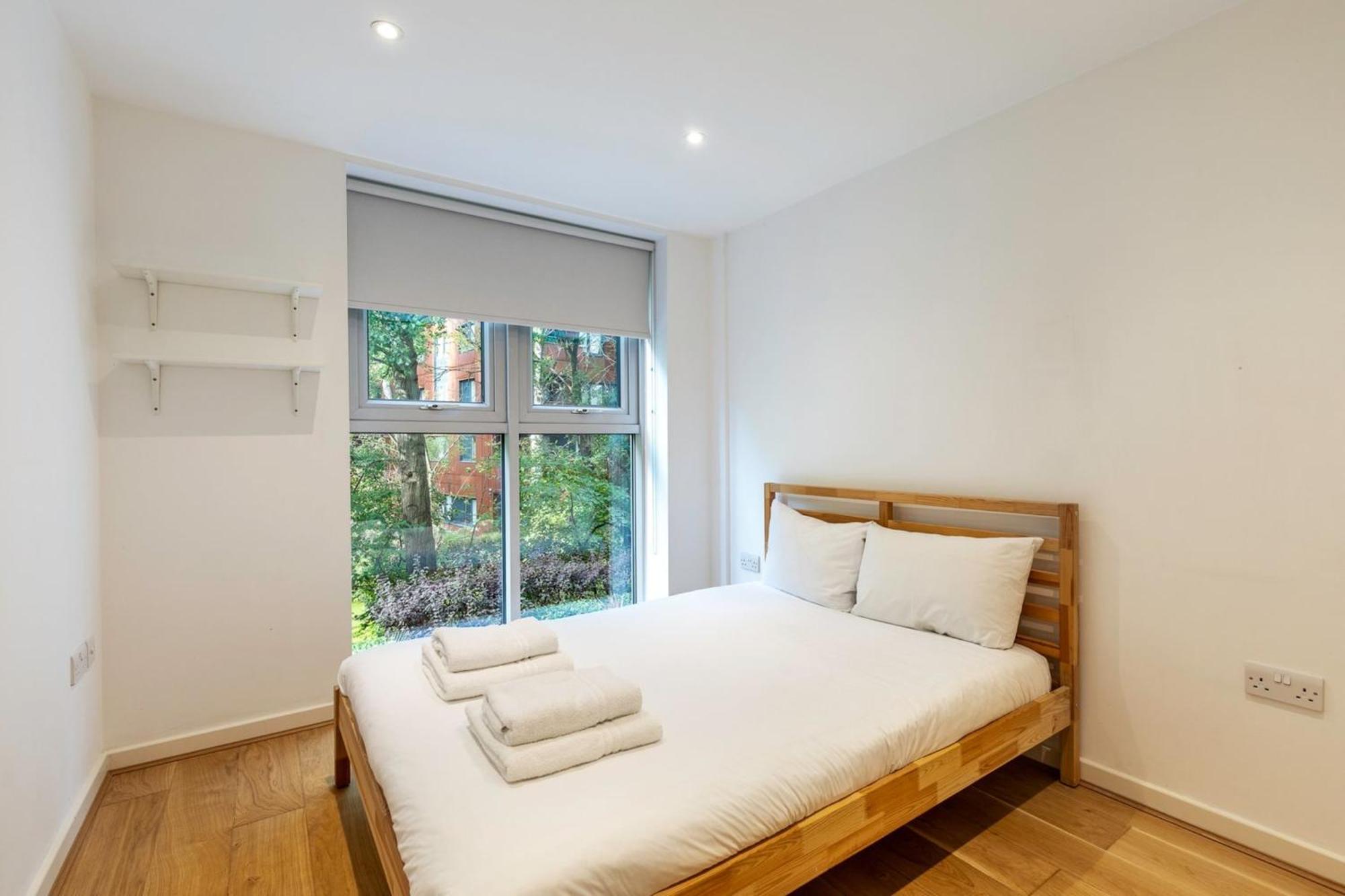 2-bed 2-bath In Old Street Appartement