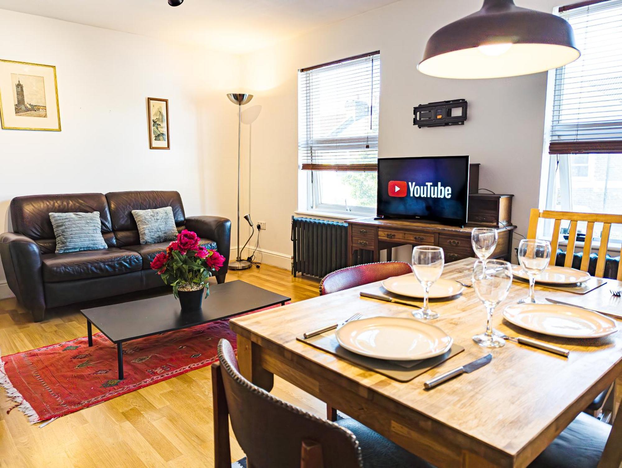 Spacious 2 Bedroom In Hackney Apartment *
