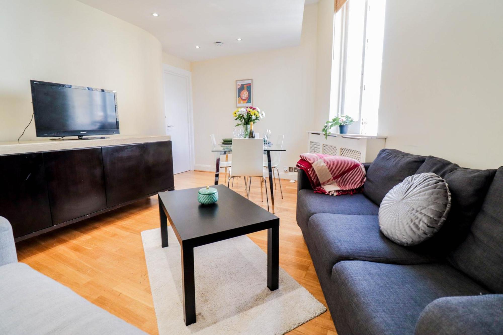Spacious 4-bed In St.john's Wood * Londra