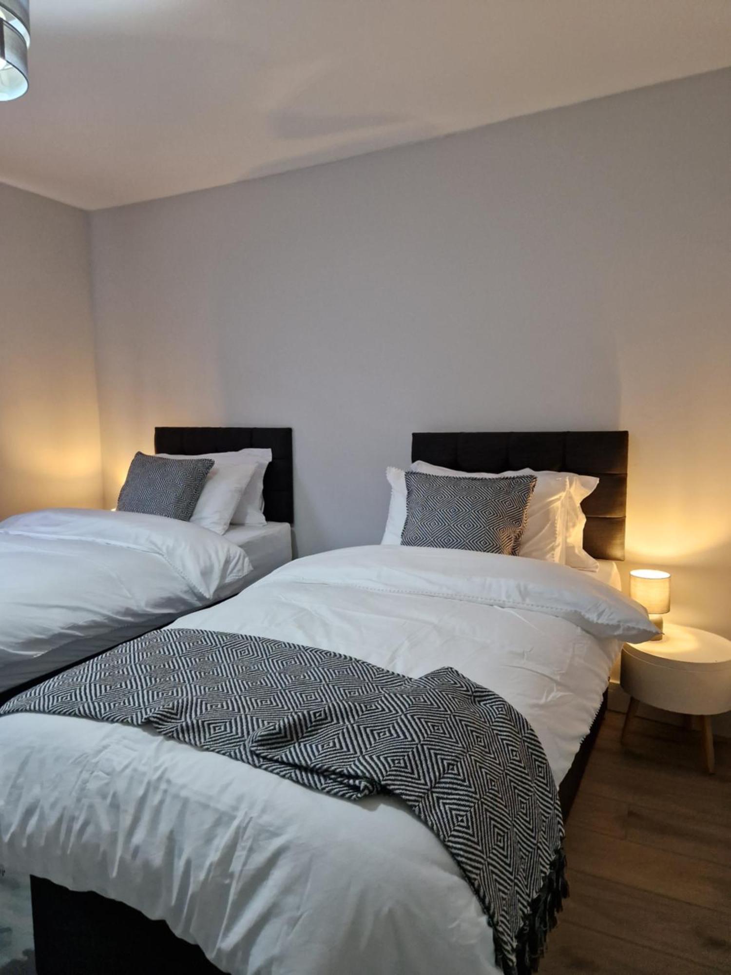 Vakantiehuis Stylish 2 Bed Home- Short Walk To Tottenham Stadium/stations Londen