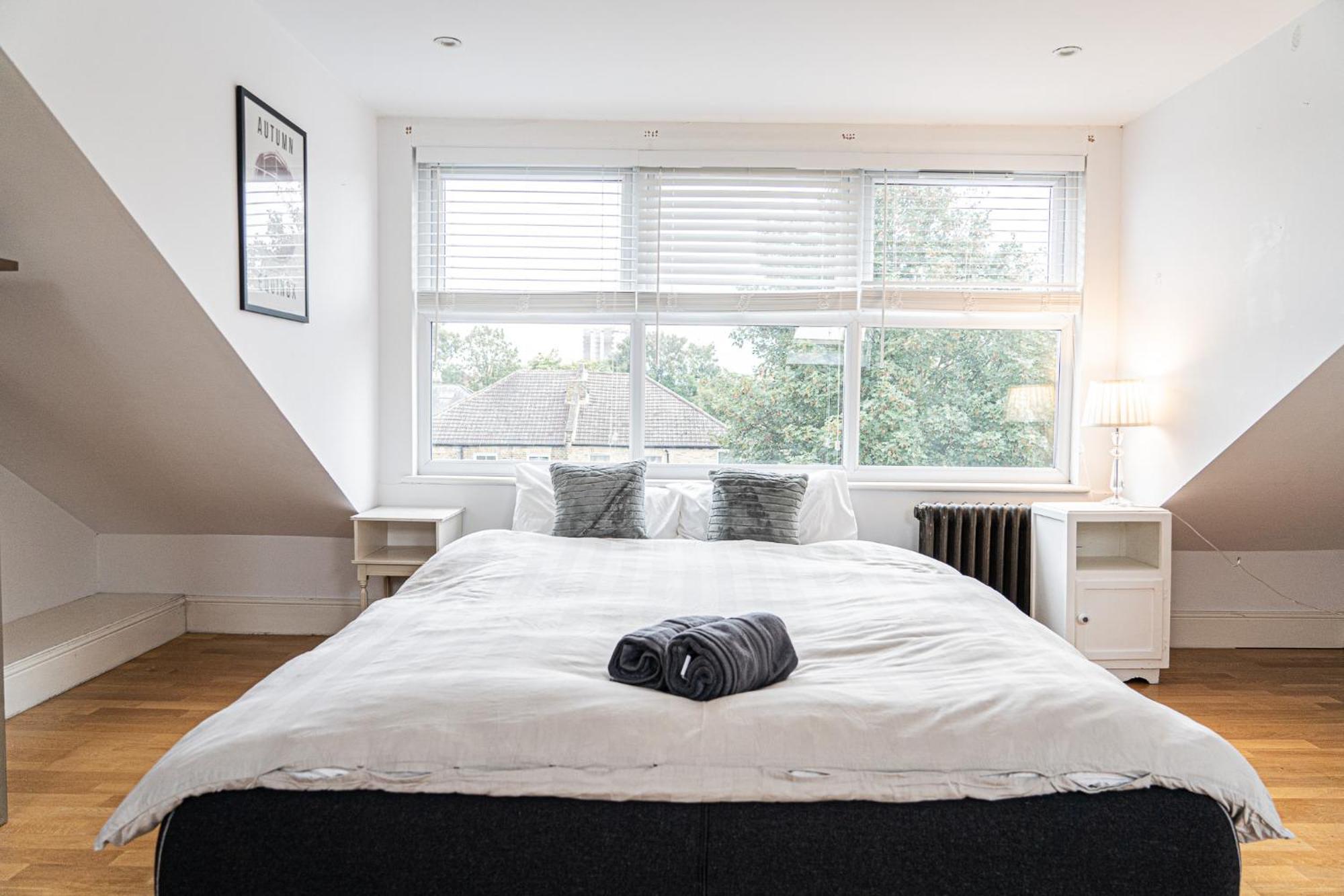 Spacious 2 Bedroom In Hackney London