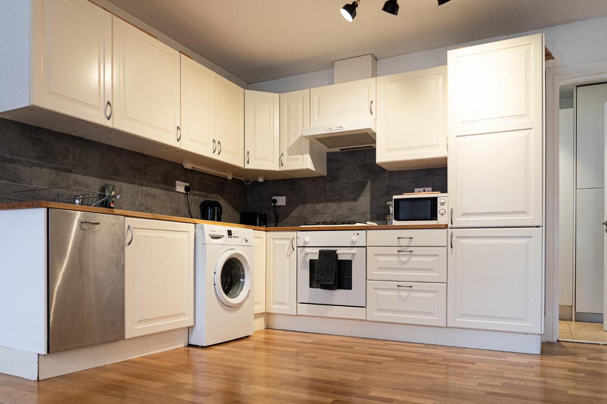 Spacious 2 Bedroom In Hackney Apartment