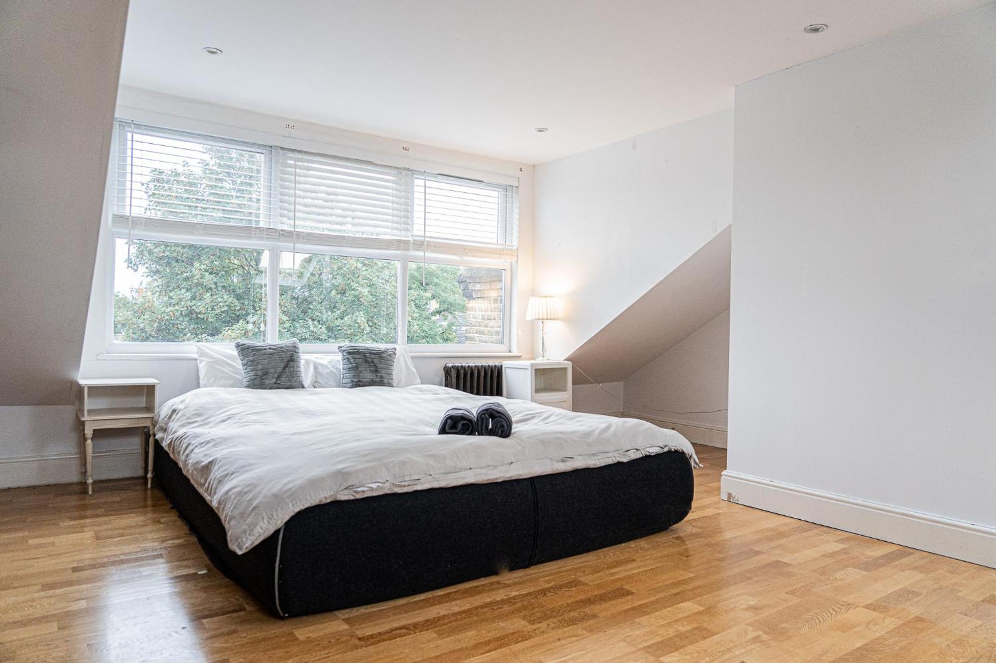 Spacious 2 Bedroom In Hackney Londen