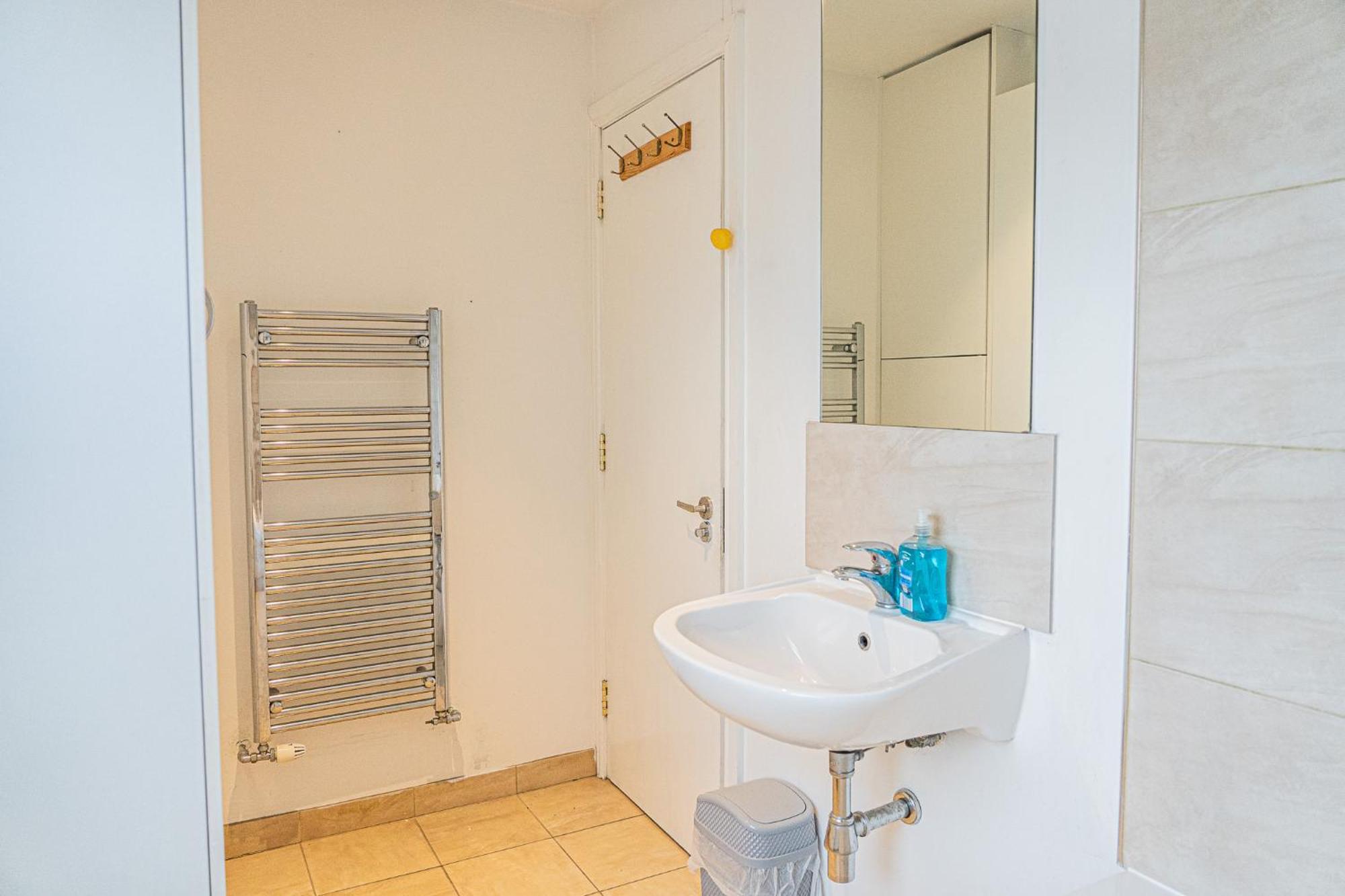 Spacious 2 Bedroom In Hackney *