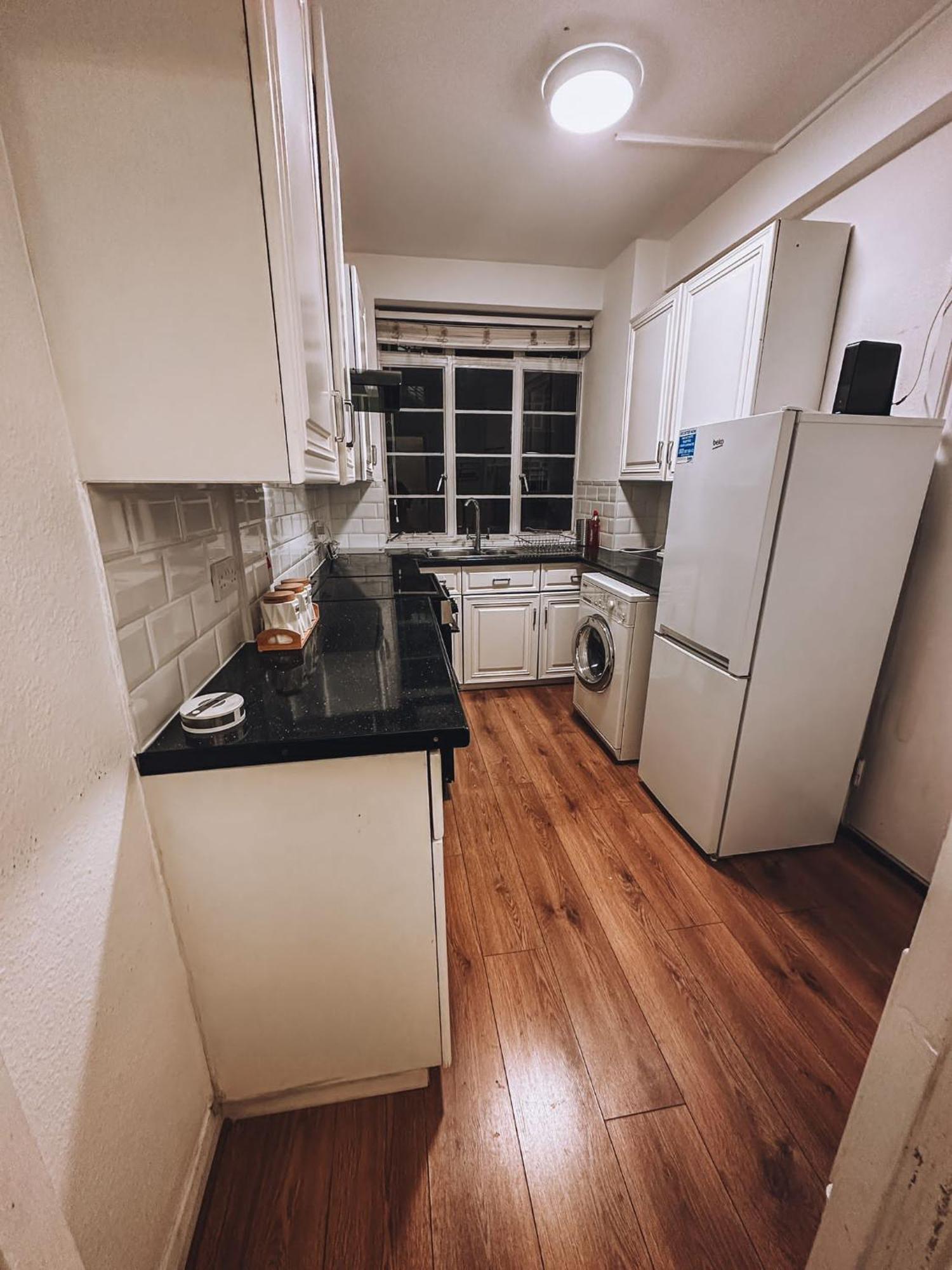 Cosy 2 Bedroom In Swiss Cottage. * Londres