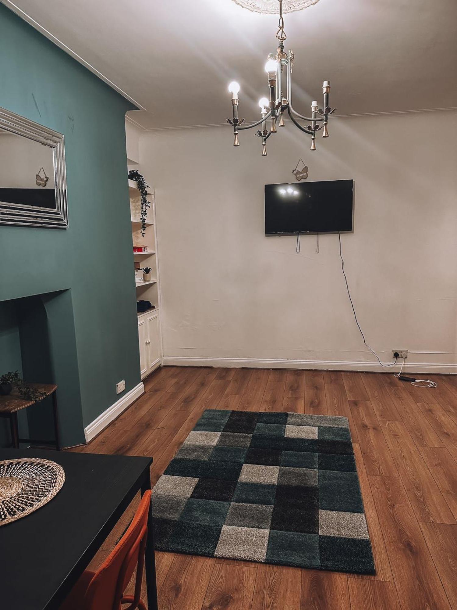 Cosy 2 Bedroom In Swiss Cottage. Appartement