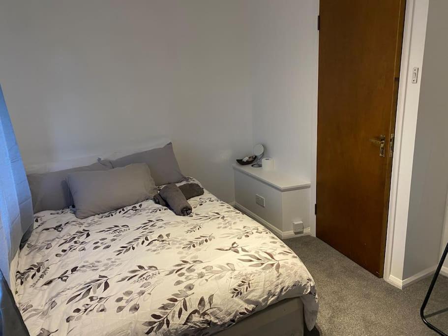 Entire 1 Bedroom House Apartment London