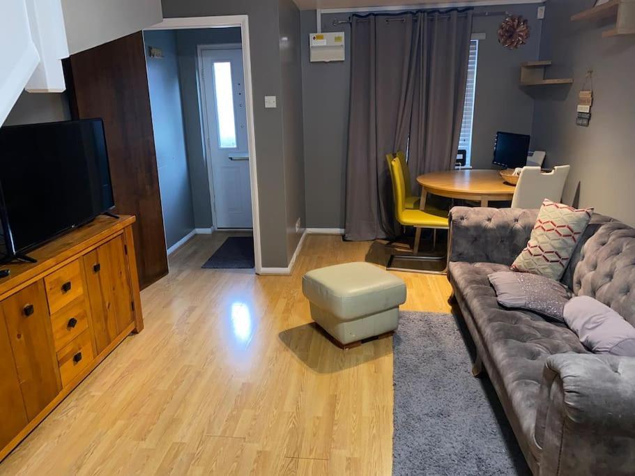 Entire 1 Bedroom House