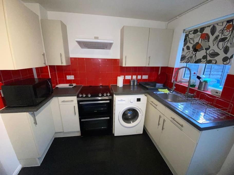 Apartment Entire 1 Bedroom House London