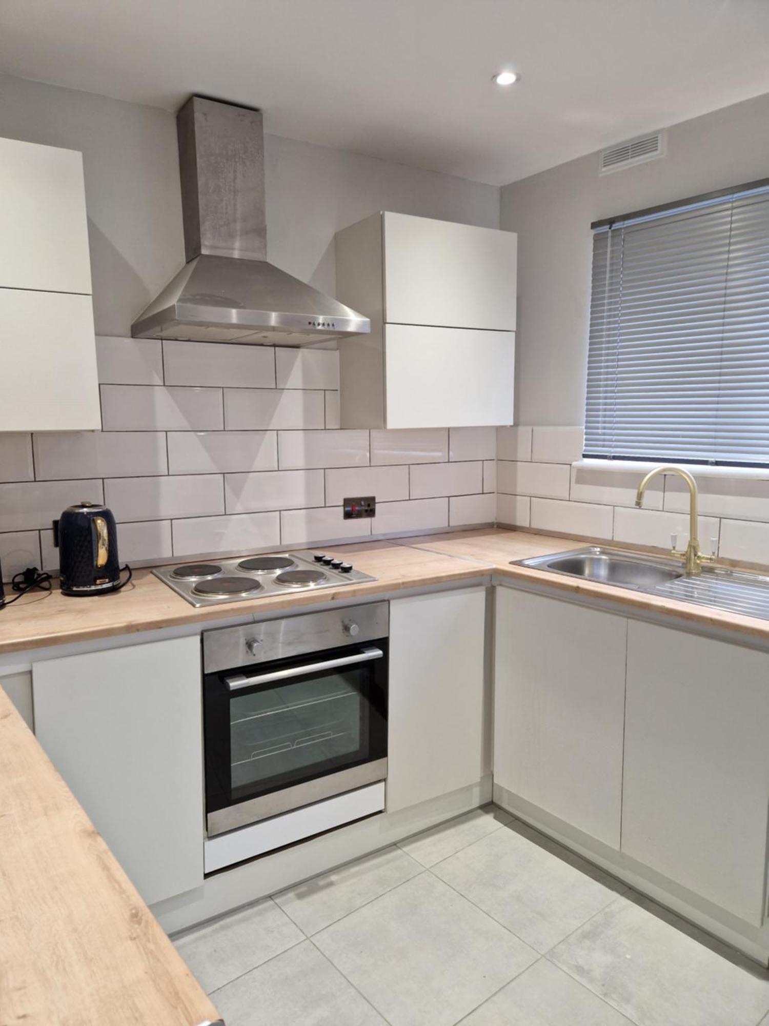 Stylish 2 Bed Home- Short Walk To Tottenham Stadium/stations Vakantiehuis