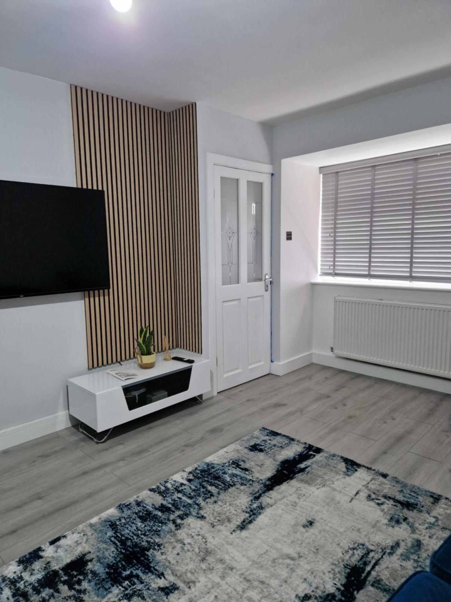 Vakantiehuis Stylish 2 Bed Home- Short Walk To Tottenham Stadium/stations