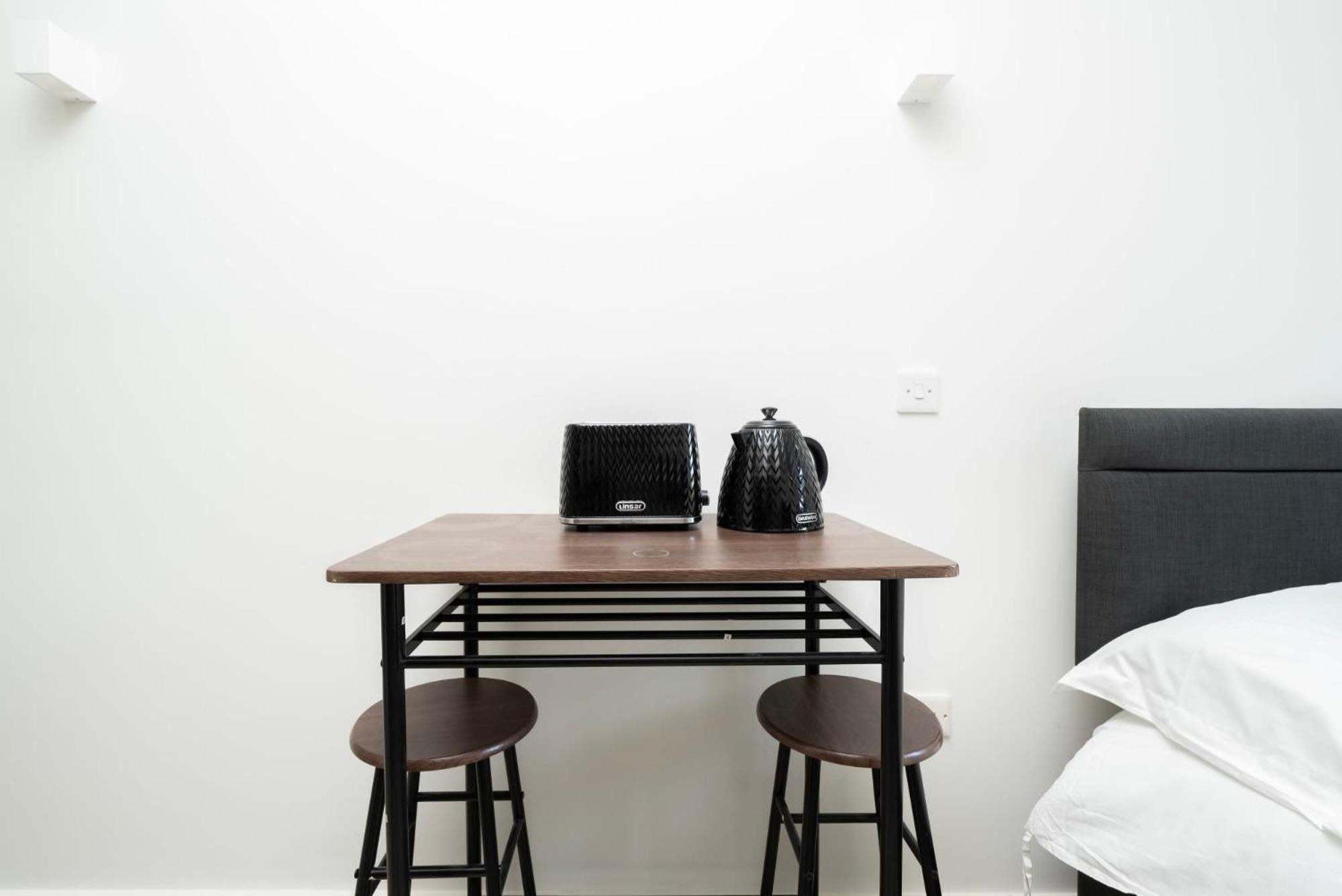Modern Living At Antigallican In Lejlighed