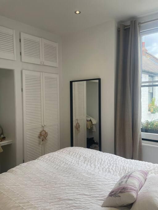 Spacious 1-bedroom In Belsize Village Apartment