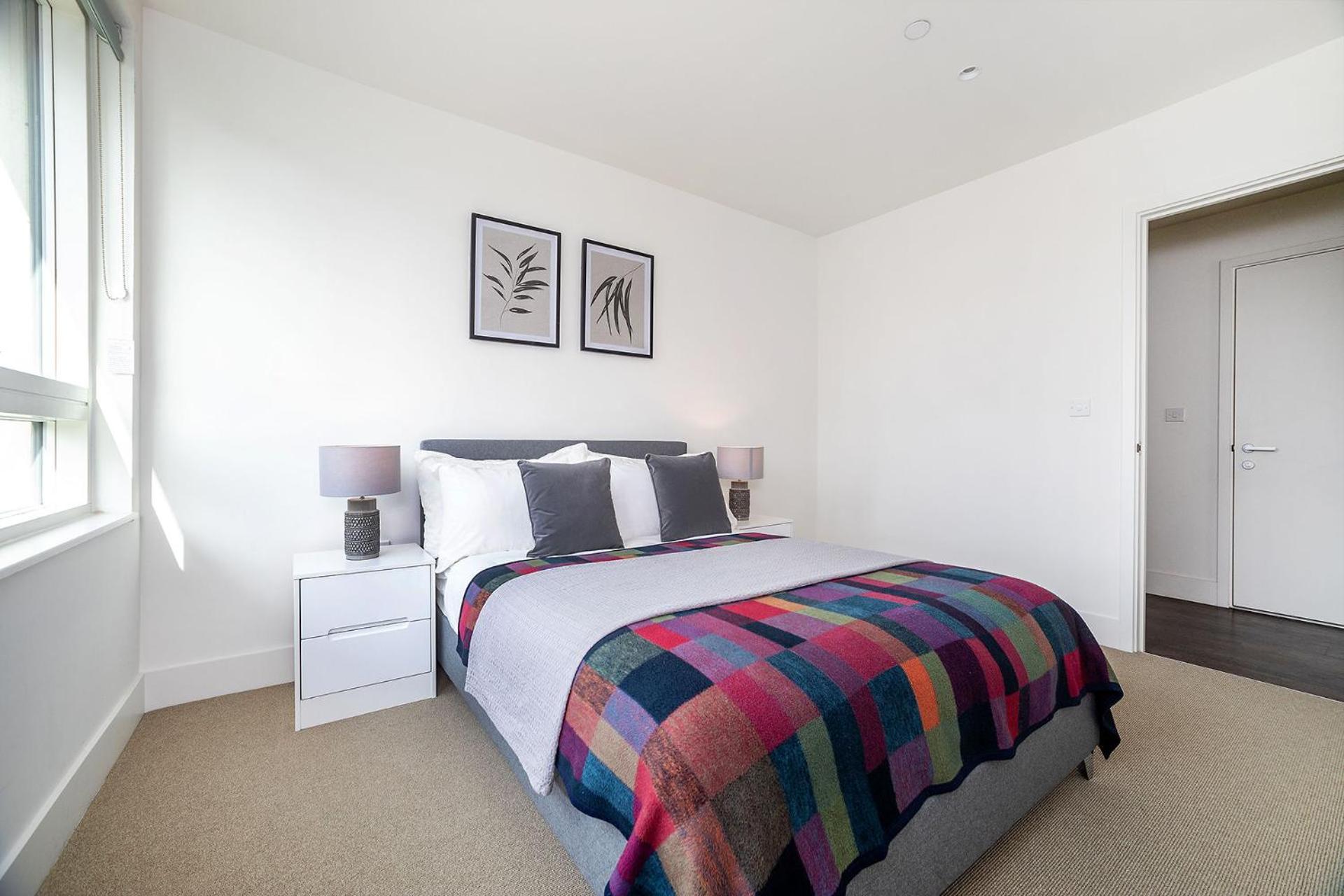 Modern, Stylish, Canalside Penthouse Next To Wembley Stadium! Lägenhet London