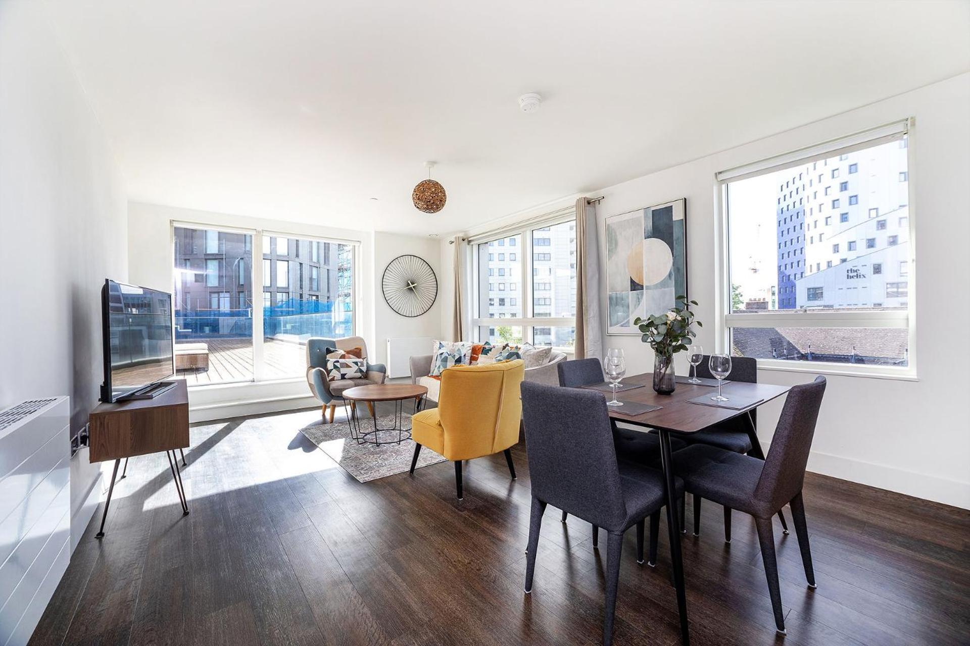 Modern, Stylish, Canalside Penthouse Next To Wembley Stadium! Lägenhet