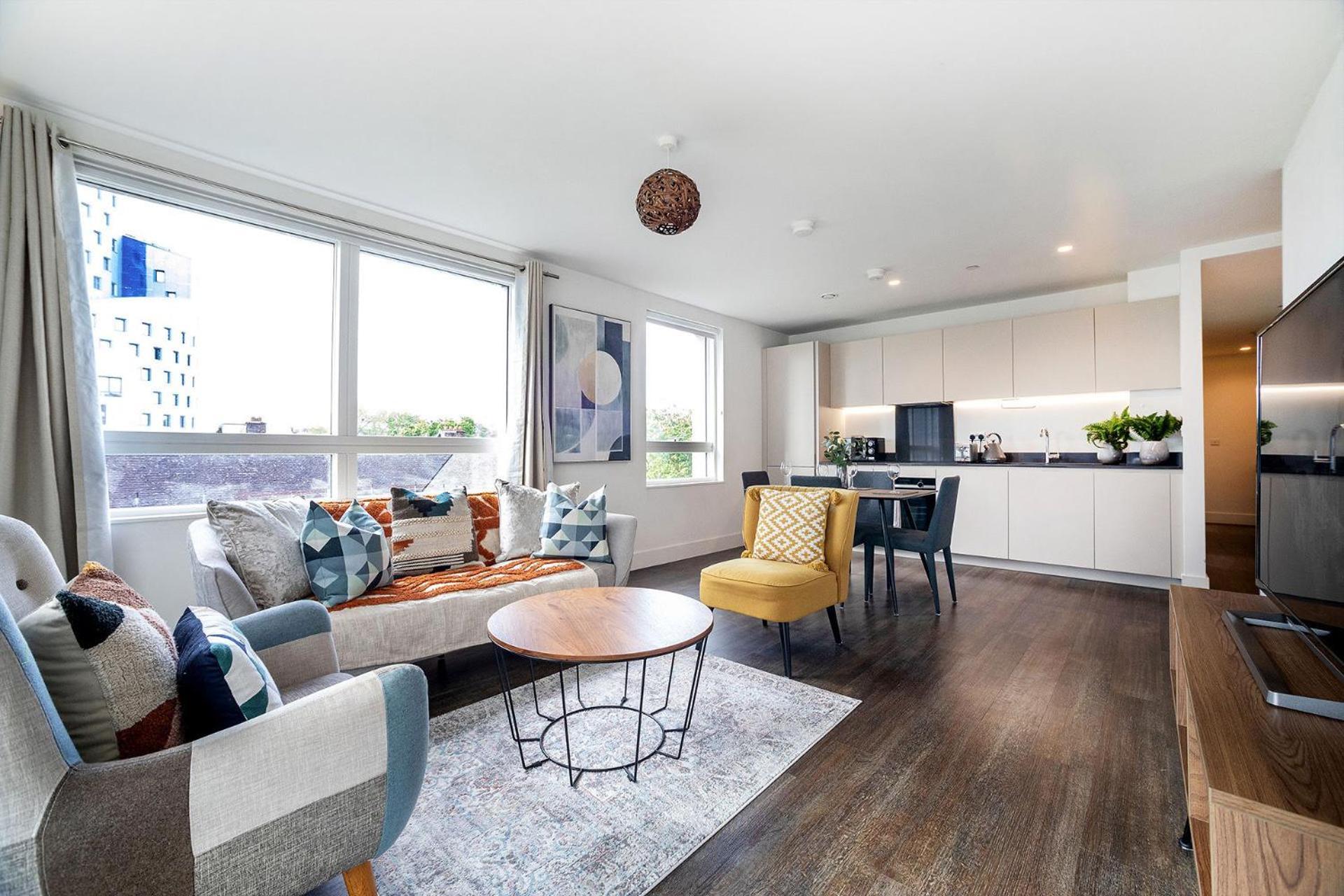 Modern, Stylish, Canalside Penthouse Next To Wembley Stadium! Lägenhet London