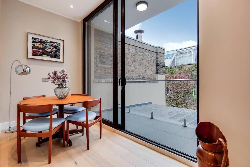 13 Borough - Contemporary 1-bed, 1-bath In Borough Apartment London
