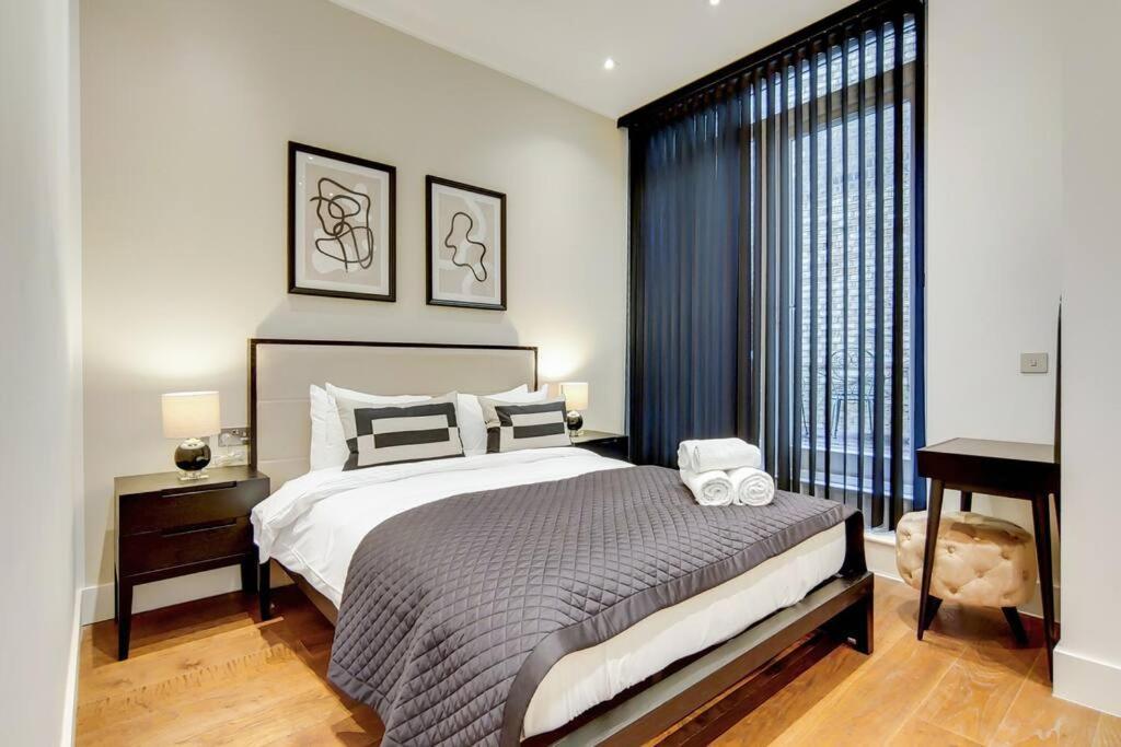 Lejlighed 8 Borough - Modern & Elegant 2-bed, 2-bath *