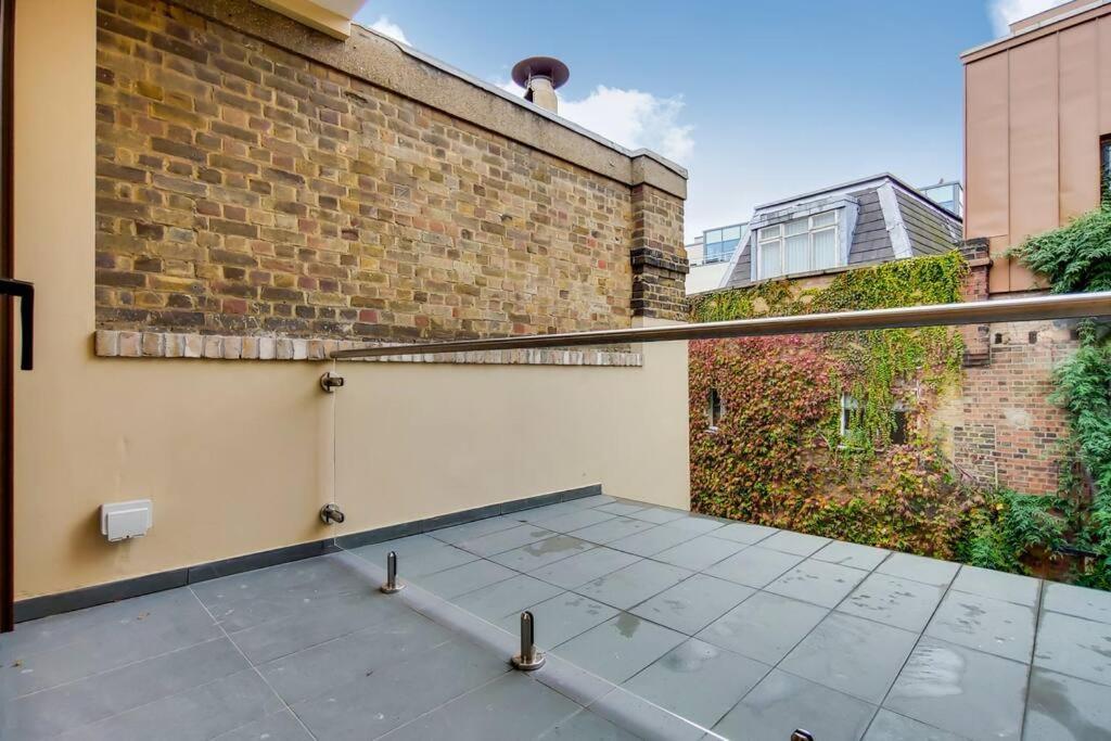 13 Borough - Contemporary 1-bed, 1-bath In Borough *