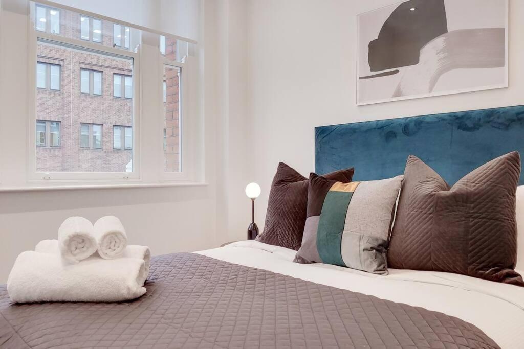 8 Borough - Modern & Elegant 2-bed, 2-bath Londra