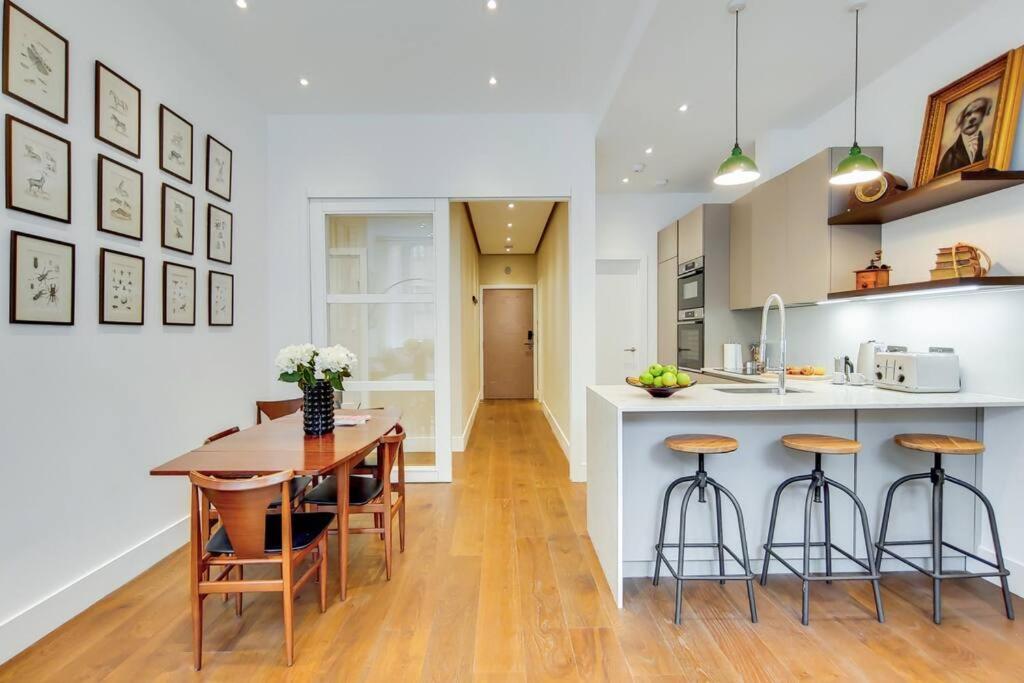 8 Borough - Modern & Elegant 2-bed, 2-bath * Londra