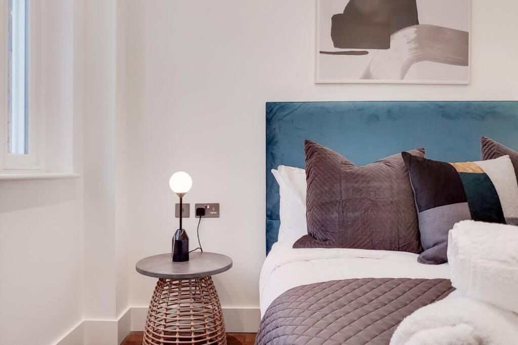8 Borough - Modern & Elegant 2-bed, 2-bath Lejlighed London