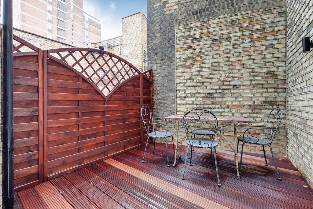 8 Borough - Modern & Elegant 2-bed, 2-bath Londra