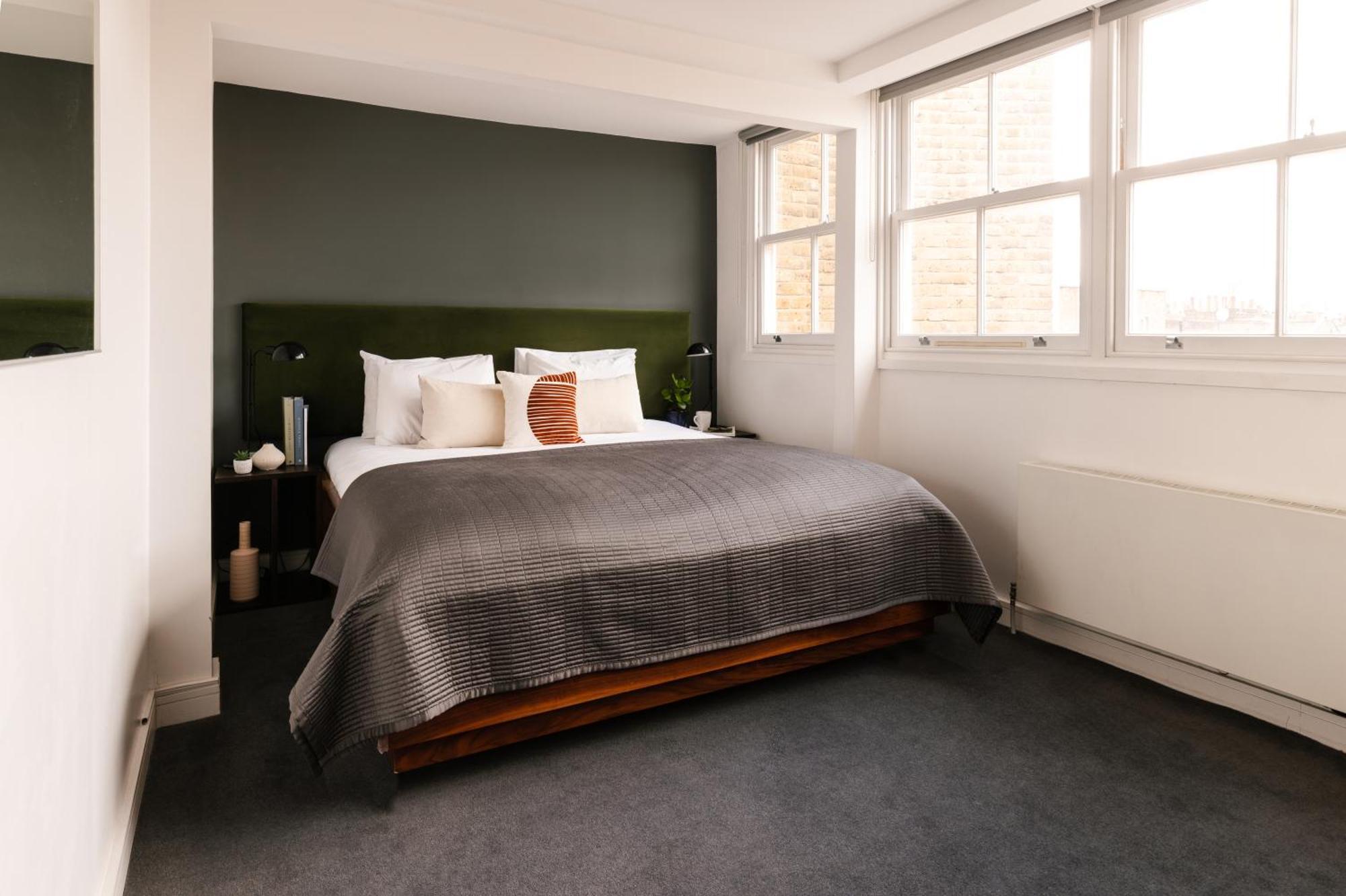 Native Hyde Park 4*