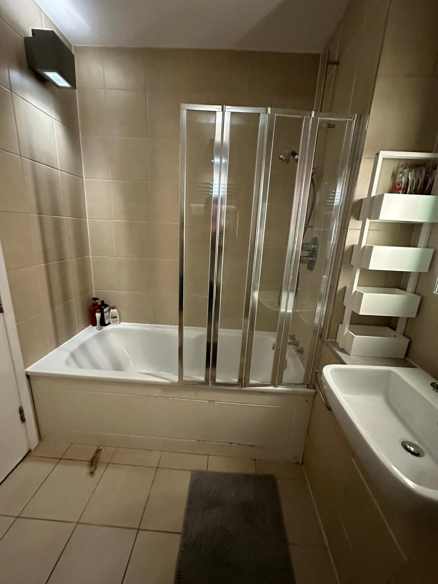 Appartamento Double Bedroom With Shared Bathroom Stunning Location