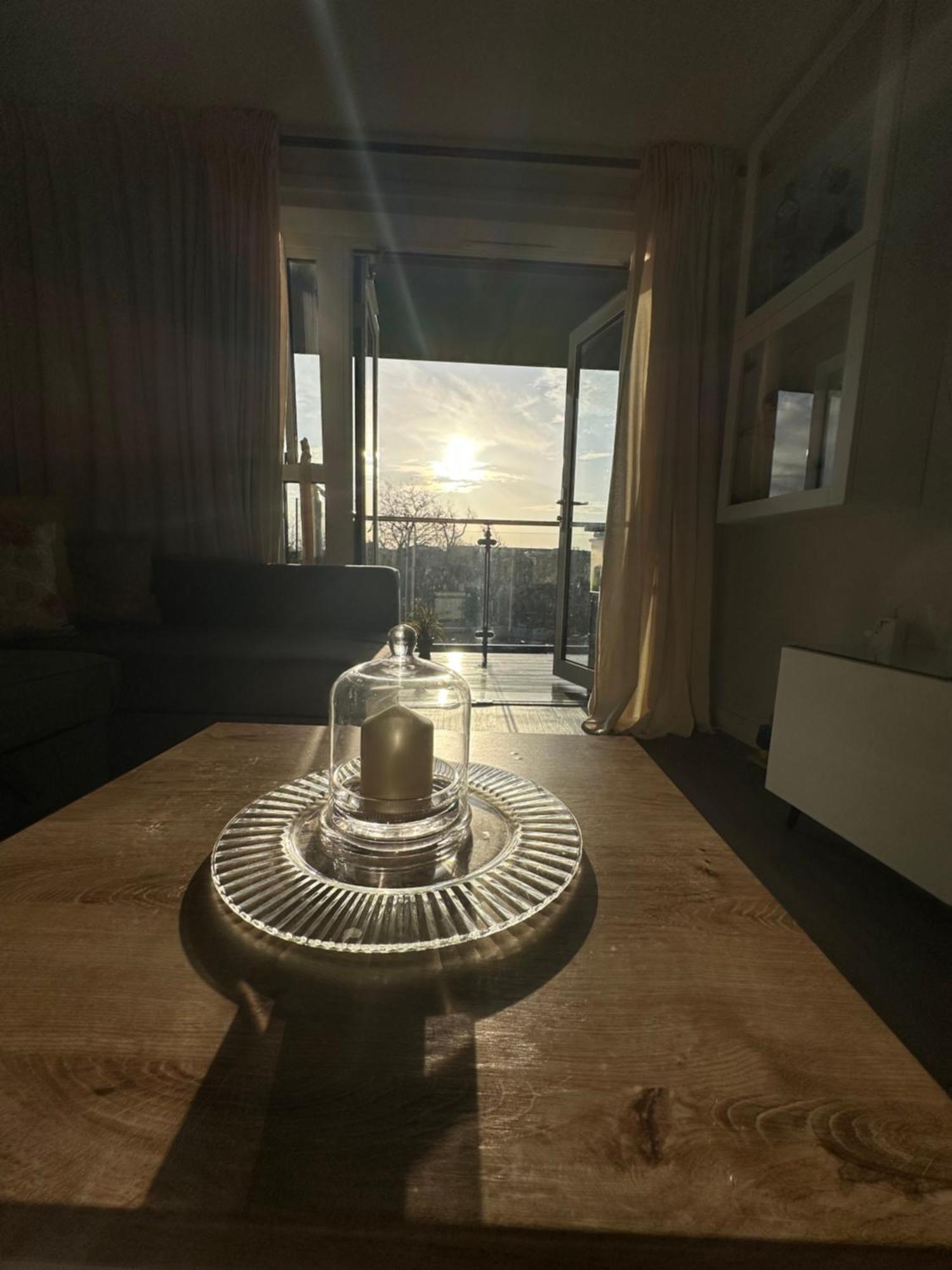 Lovely 2-bed In Appartement *