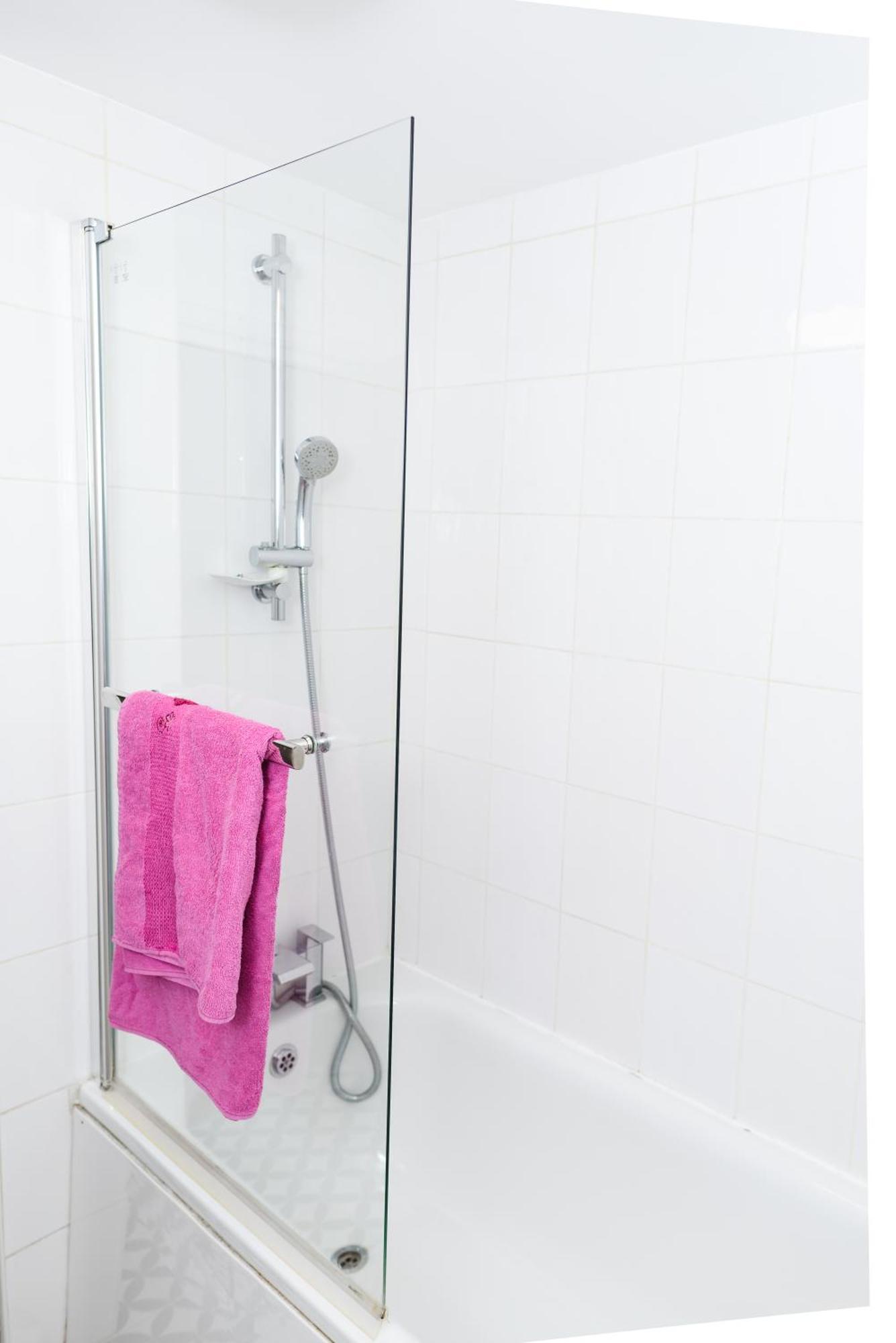 Relax & Recharge At Cozy Paddington, King Bed Apartment