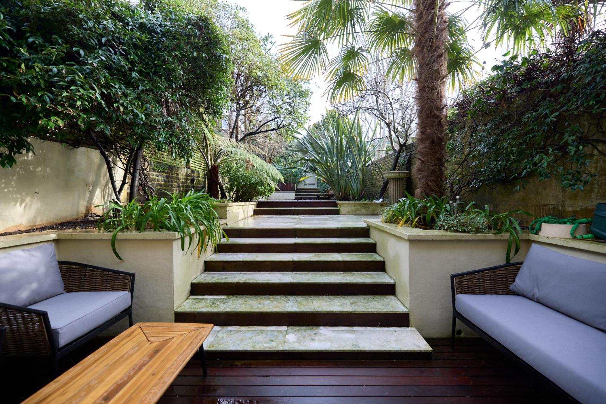 Apartment The St Johns Wood Escape - 3bdr With Garden London