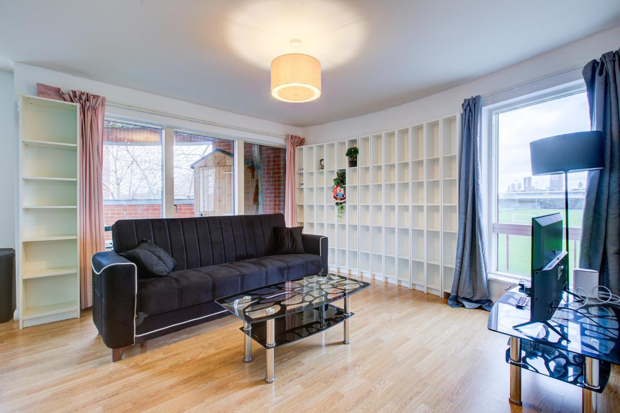 2 Bedroom Flat Near Westfield, Hospital, Stadium & Uni Appartamento