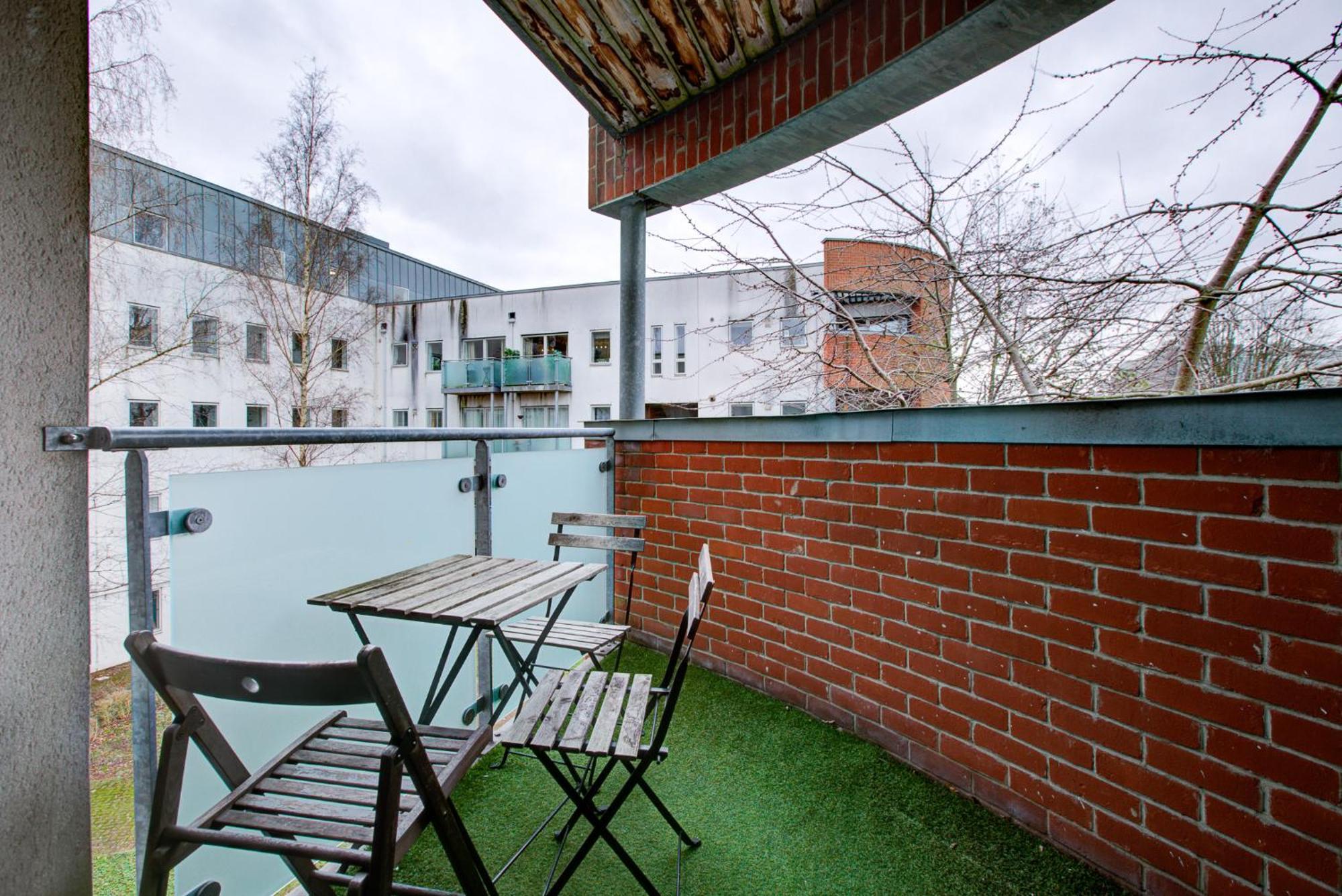 2 Bedroom Flat Near Westfield, Hospital, Stadium & Uni Londra
