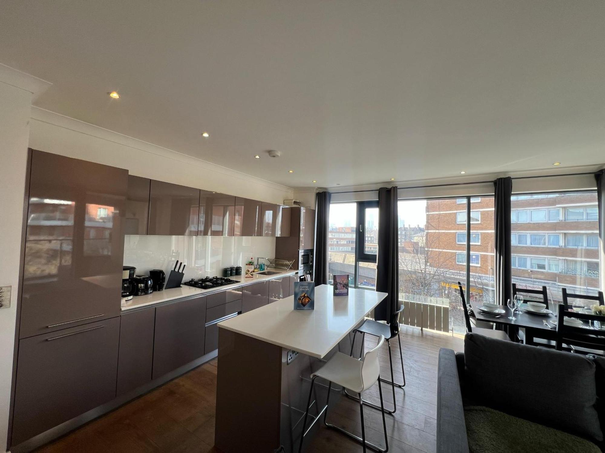 Apartment Sleek 3-bedroom Flat With Lift & Wi-fi In Southwark, Borough Near The Shard *