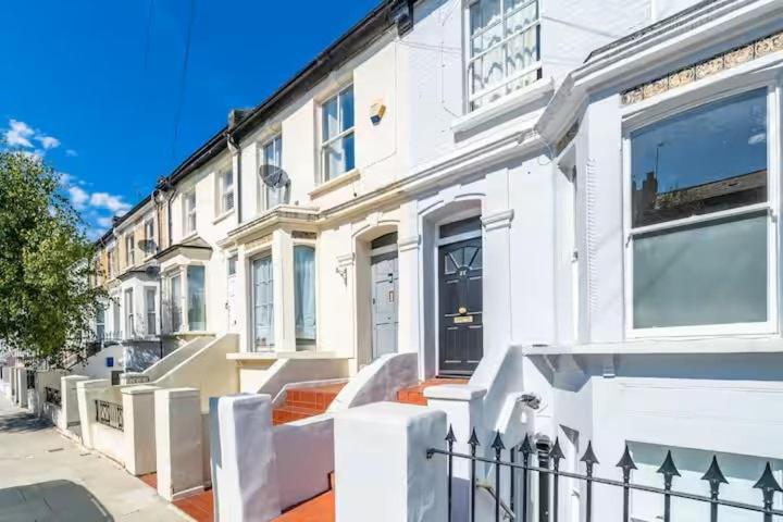 Charming In Shepherds Bush * Londen