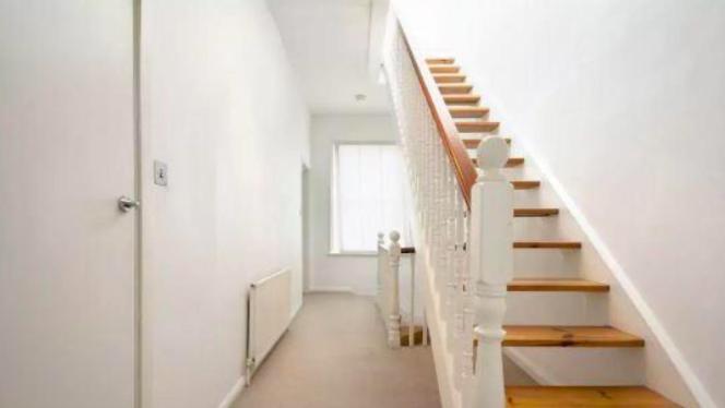 Amazing 2-bed Flat With Roof Terrace Apartment *