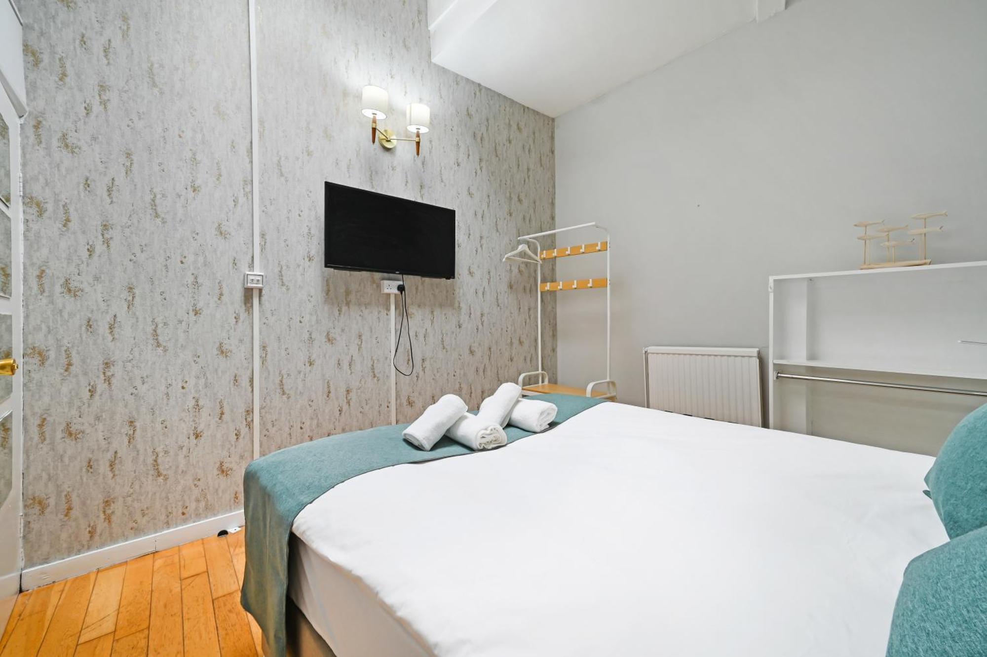 Hatton Gardens - 2 Bedroom Family Londen