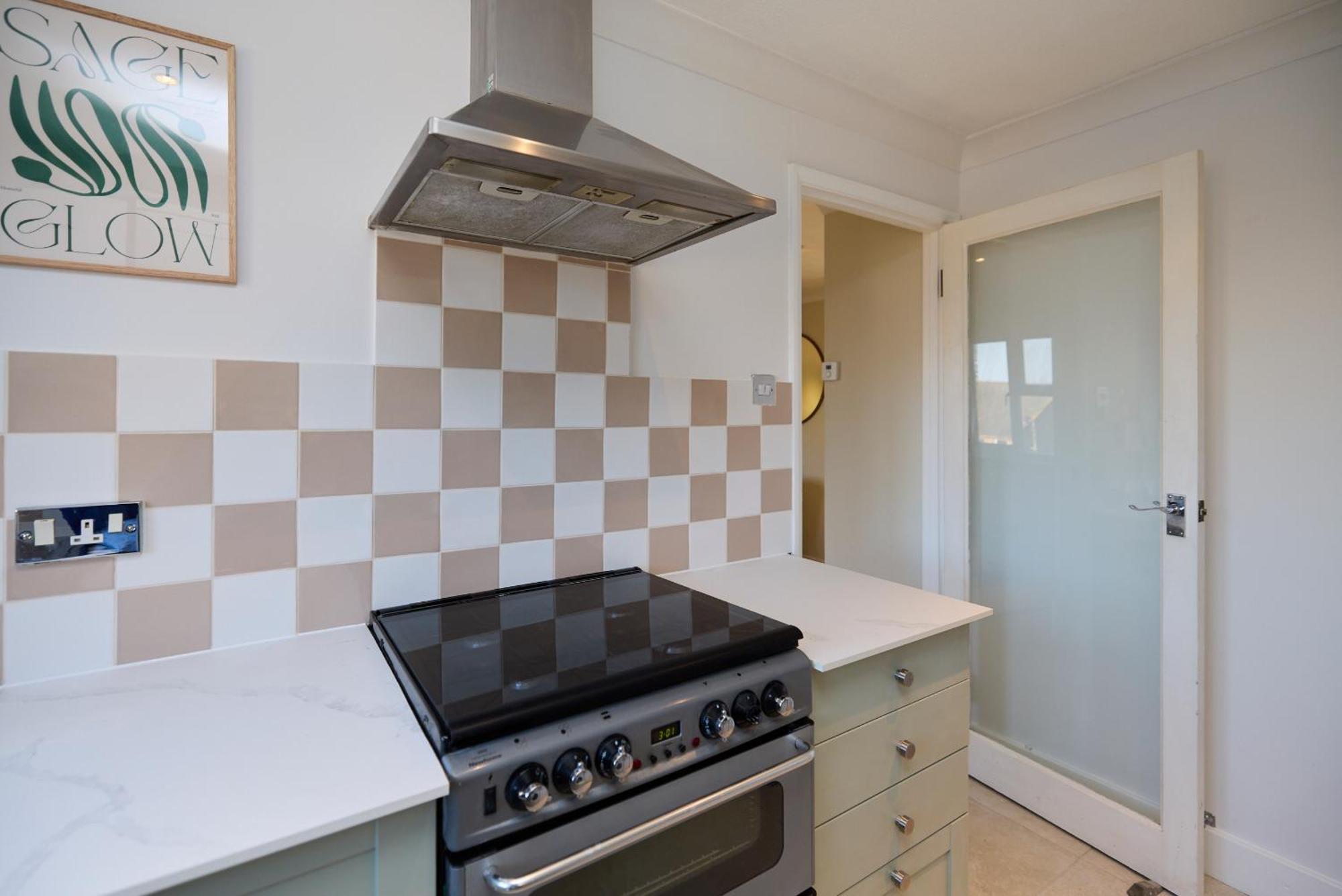The Kennington Park Retreat - Inviting 2bdr Londen