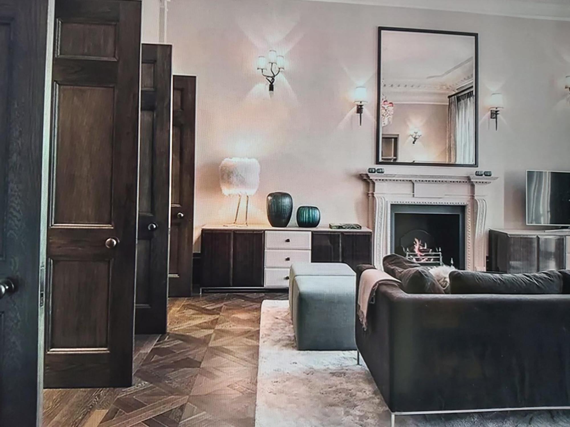 Modern With An Enviable Address Lejlighed *