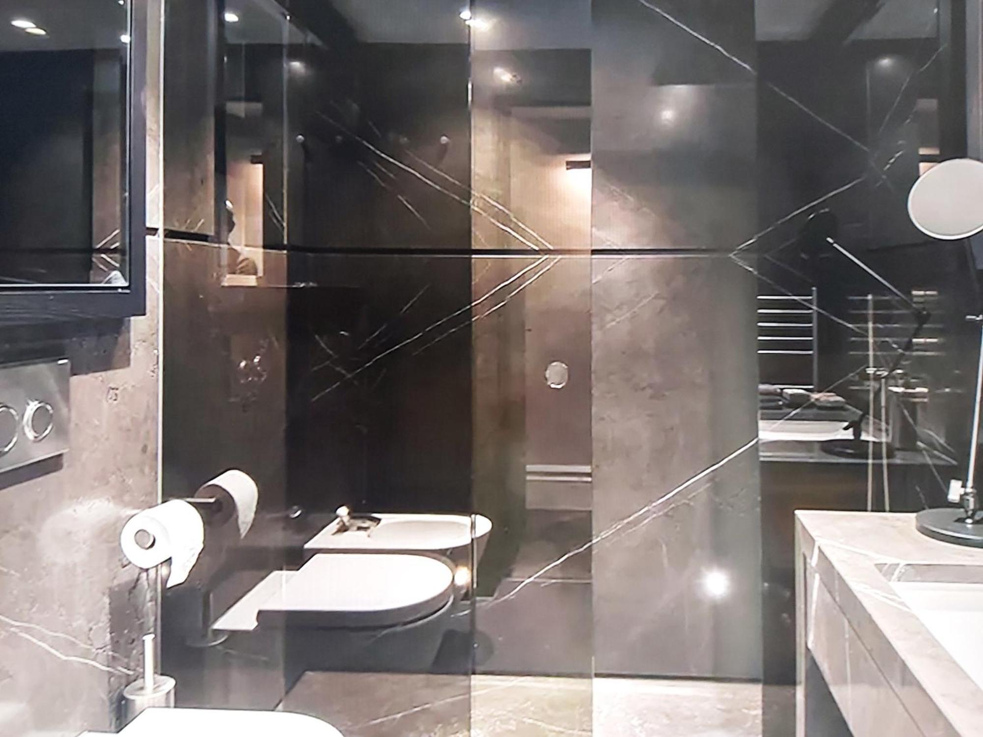 Modern With An Enviable Address Lejlighed *