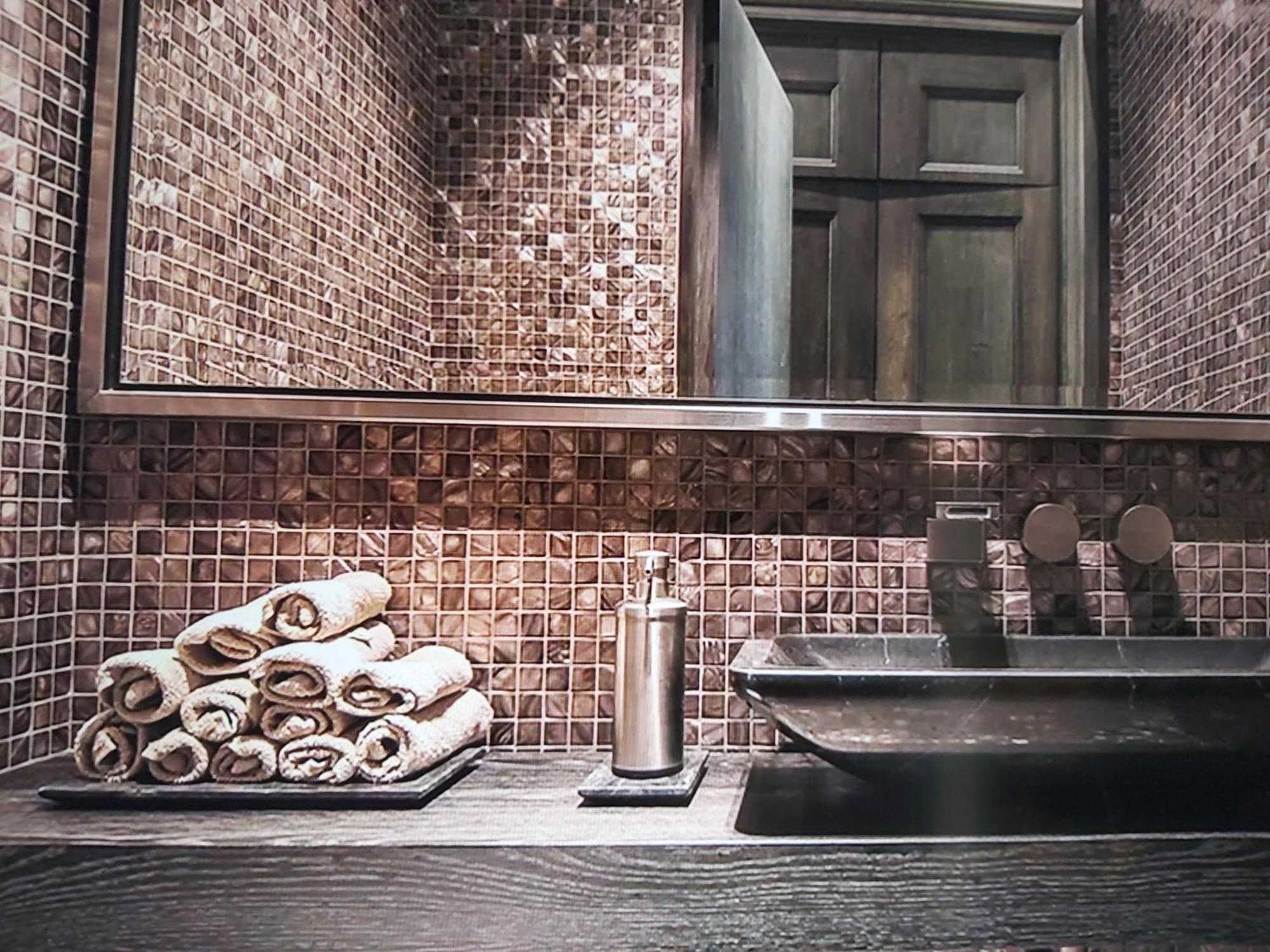 Modern With An Enviable Address Apartment London