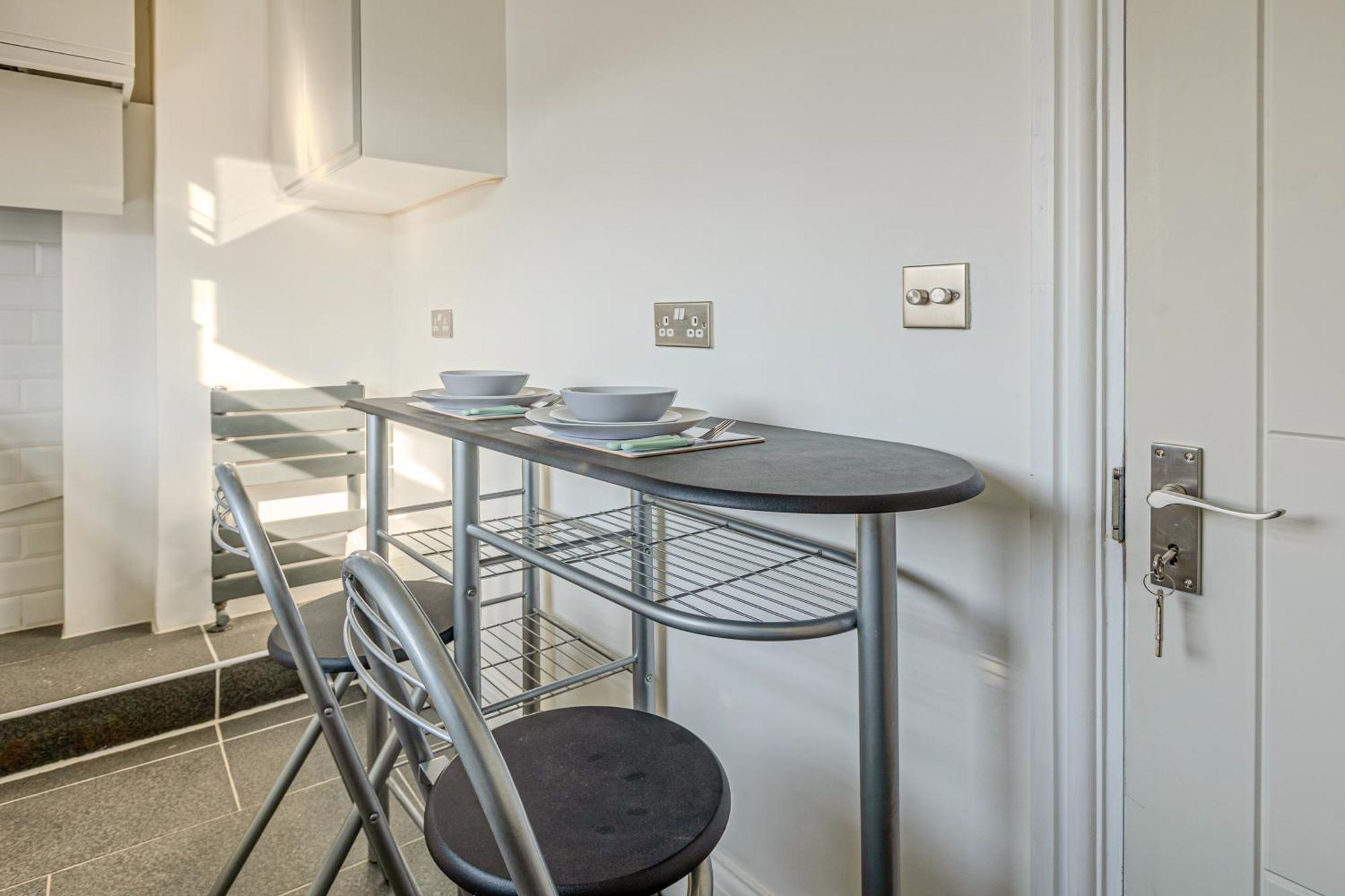 Exquisite Studio, 3mins To Elephant & Castle Tube! Lejlighed *