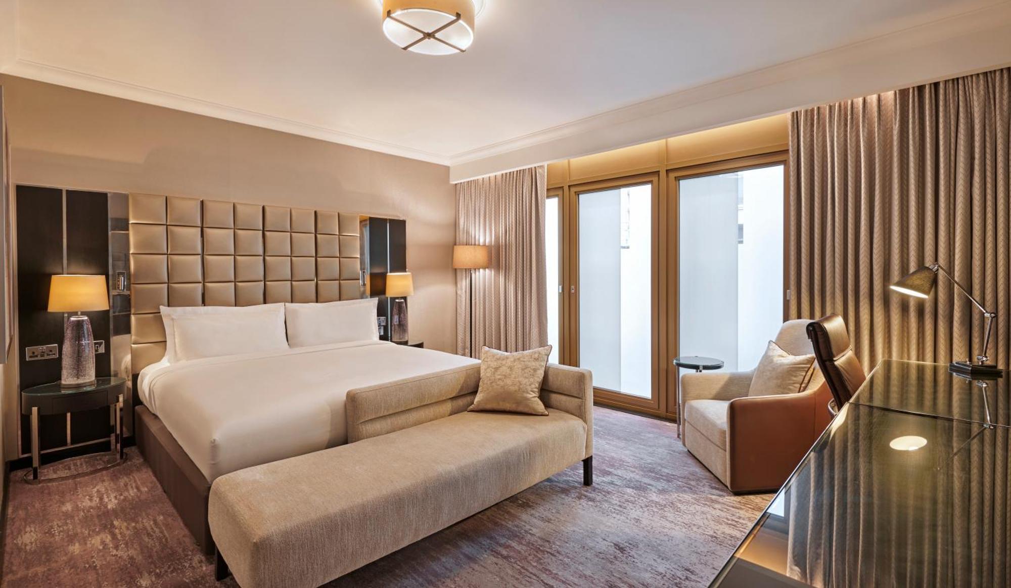 Hotell Hyatt Regency Embankment 4*