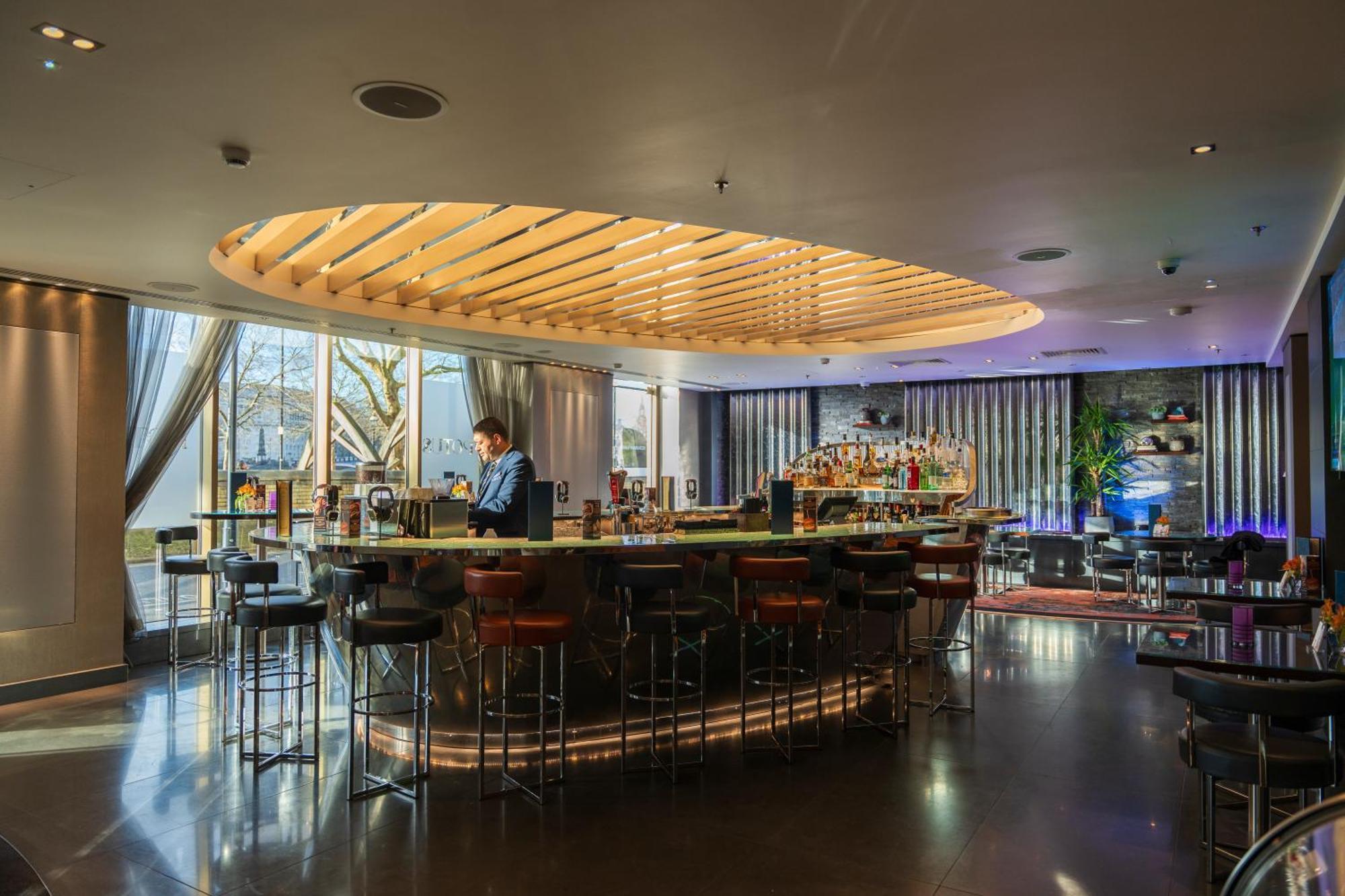 Hyatt Regency Embankment Hotell 4*