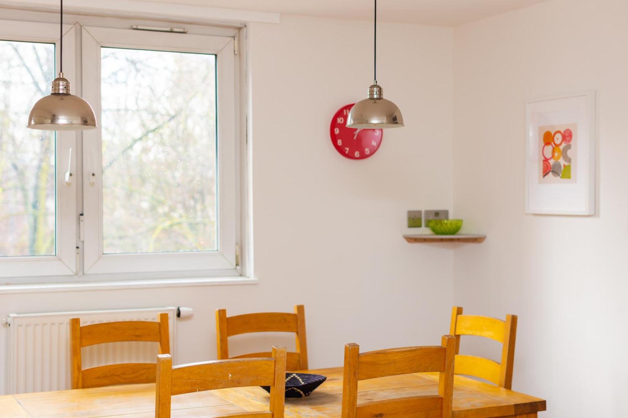 Spacious 3 Bedroom In Old Street Lägenhet