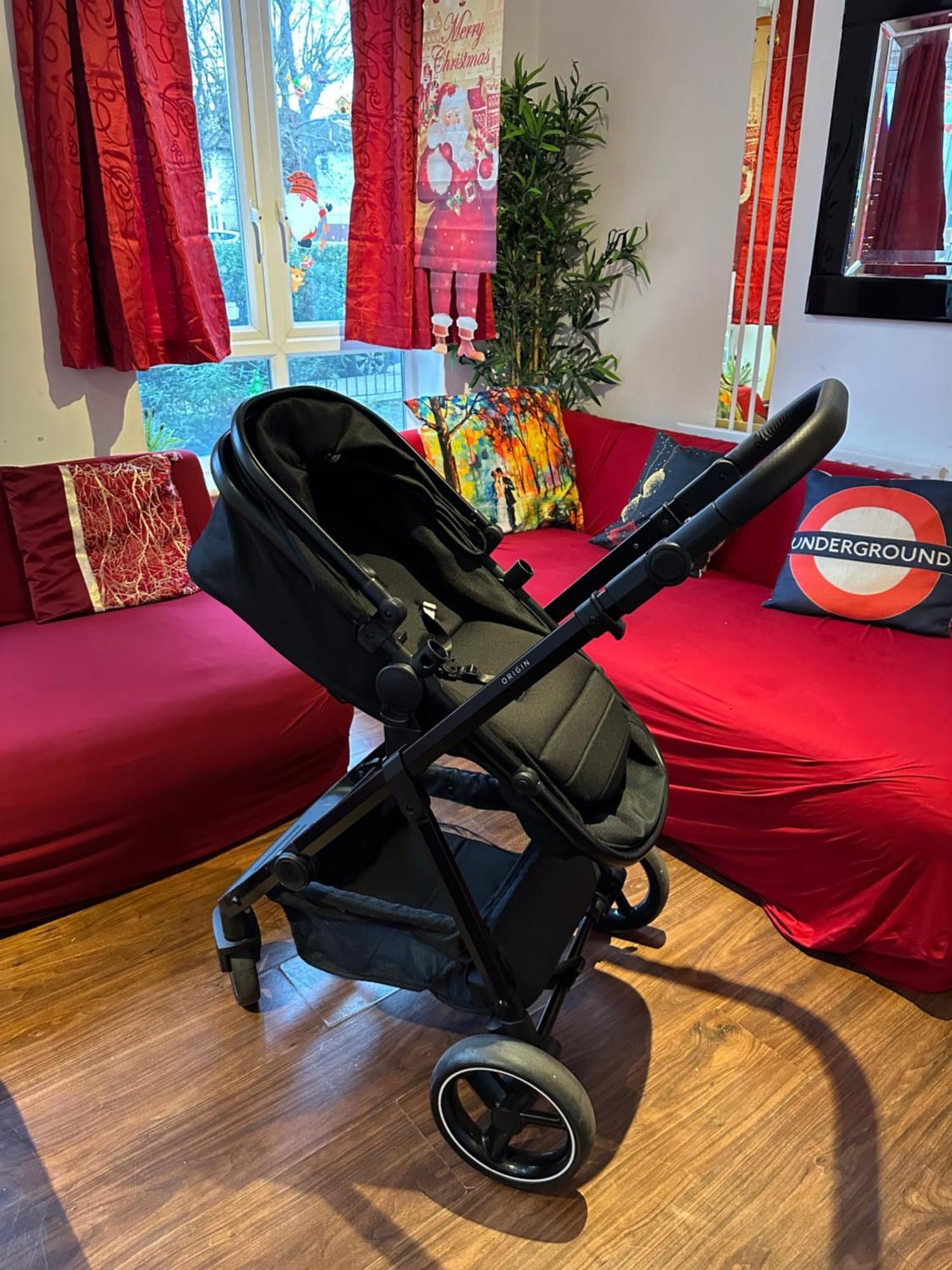 2 Bed 2 Bath - Free Parking - 3min Walk To The Train Station - 19min To Liverpool Street 5min To Victoria Line 1gb Broadband Super Fast Internet Ground Floor 100s Of Shops Restaurants Bakeries 24-hour Asda Superst Lägenhet *