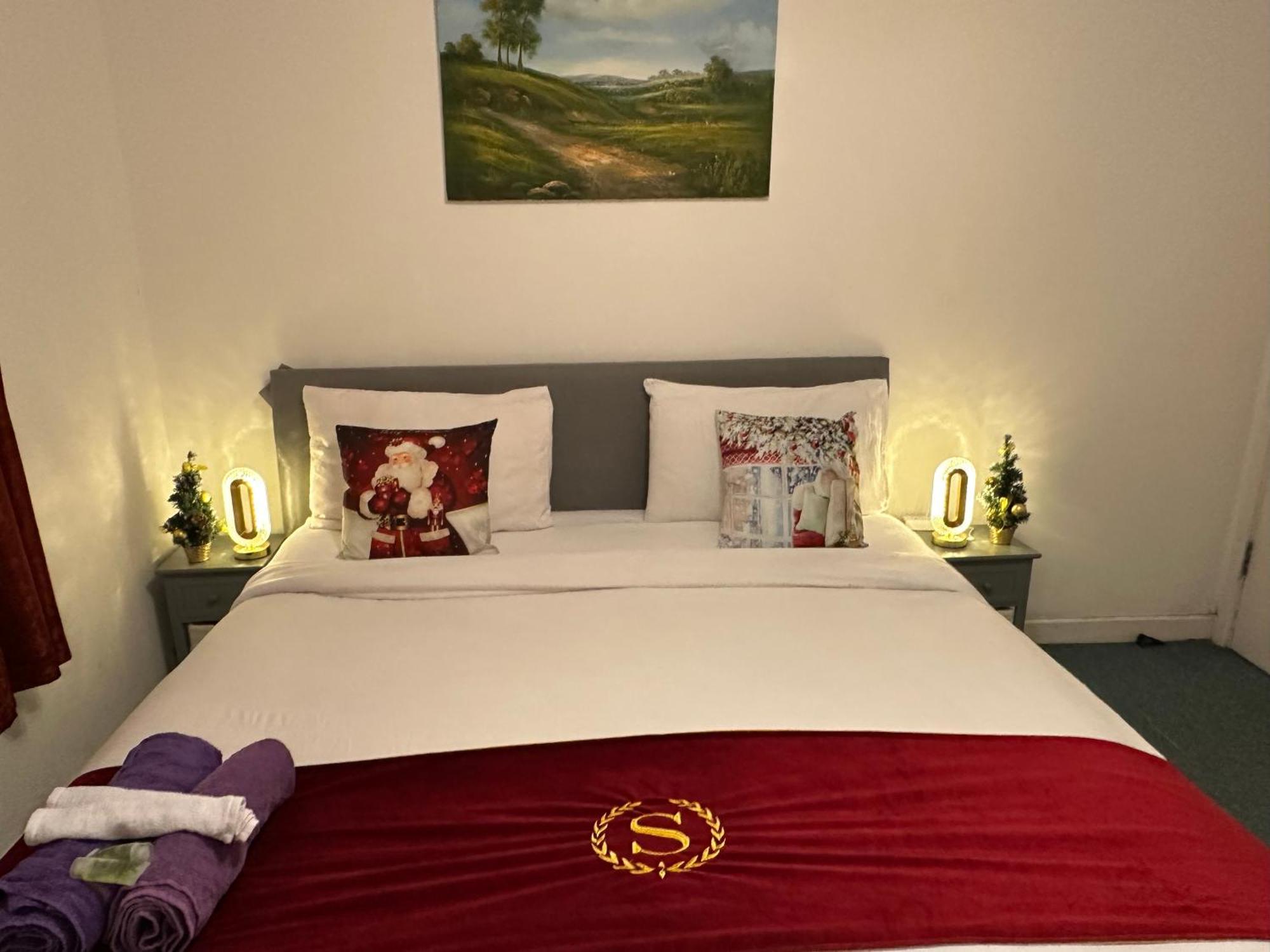 2 Bed 2 Bath - Free Parking - 3min Walk To The Train Station - 19min To Liverpool Street 5min To Victoria Line 1gb Broadband Super Fast Internet Ground Floor 100s Of Shops Restaurants Bakeries 24-hour Asda Superst Lägenhet